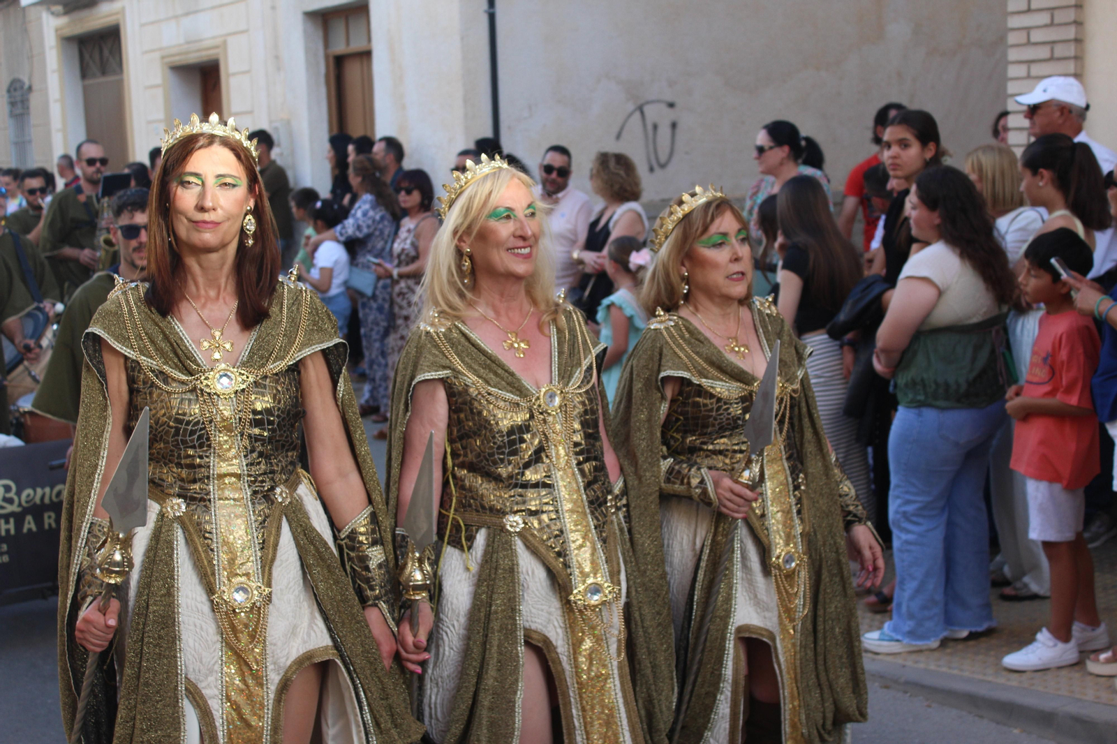 El desfile de Moros y Cristianos de Vera, en imágenes