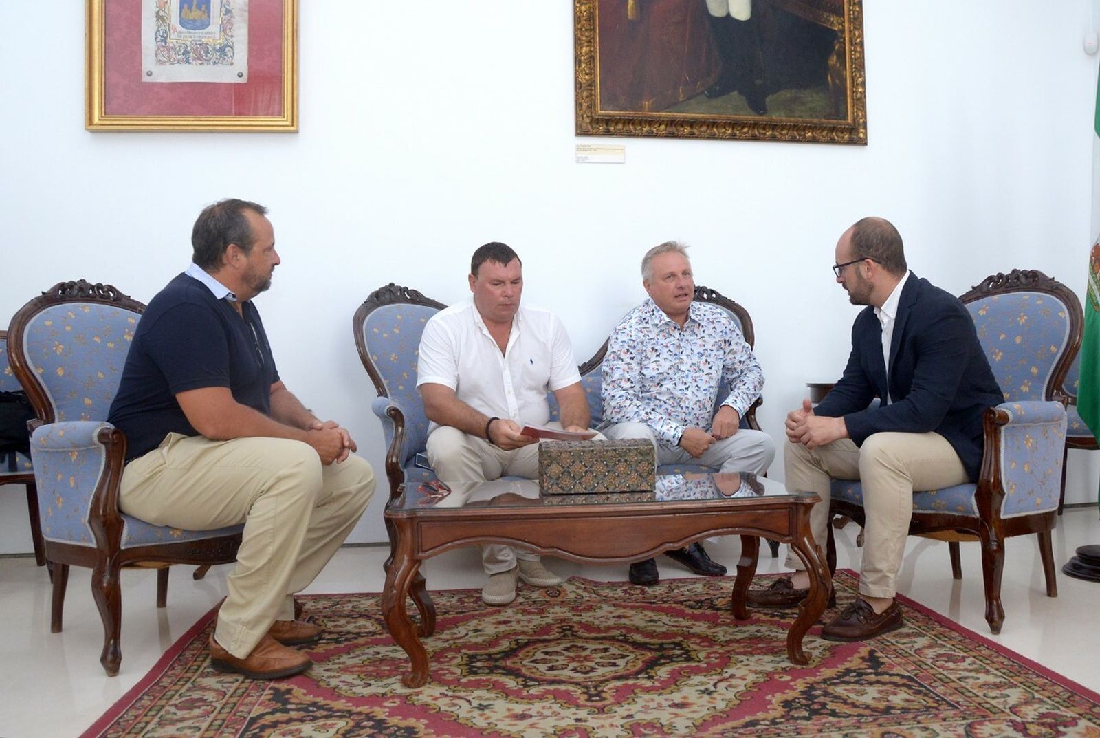 El alcalde, Germán Beardo y el ex concejal Carlos Coronado, junto a los representantes del Centro Ruso de Ciencia y Cultura, Eduard Sokolov y Alexander Vasilenko.