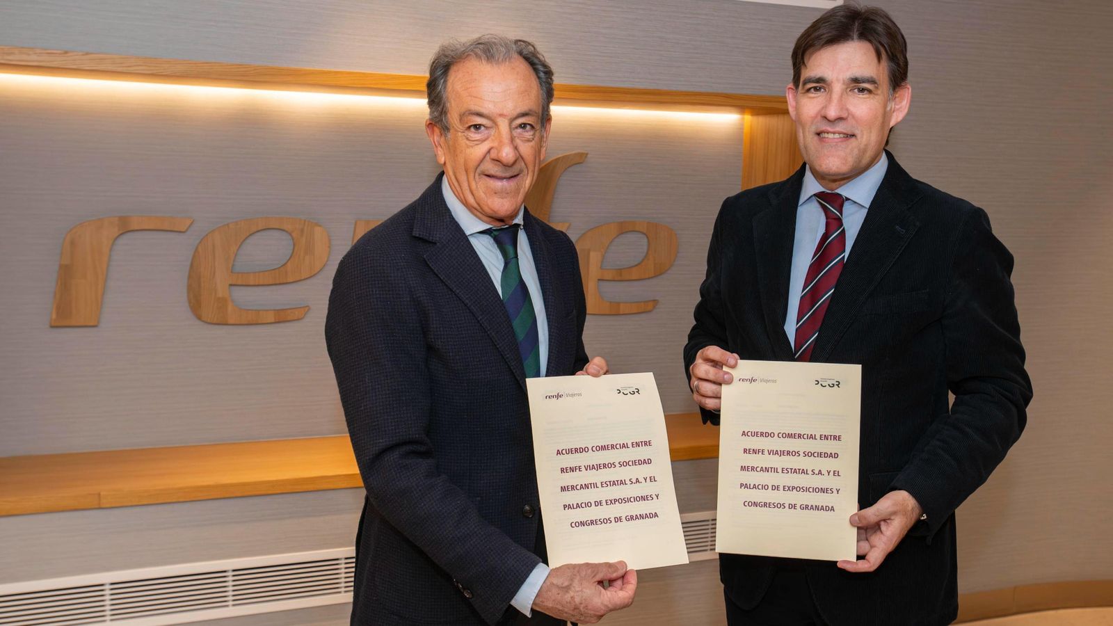 Francisco Barranco y Sergio Bueno, tras la firma del acuerdo de colaboración