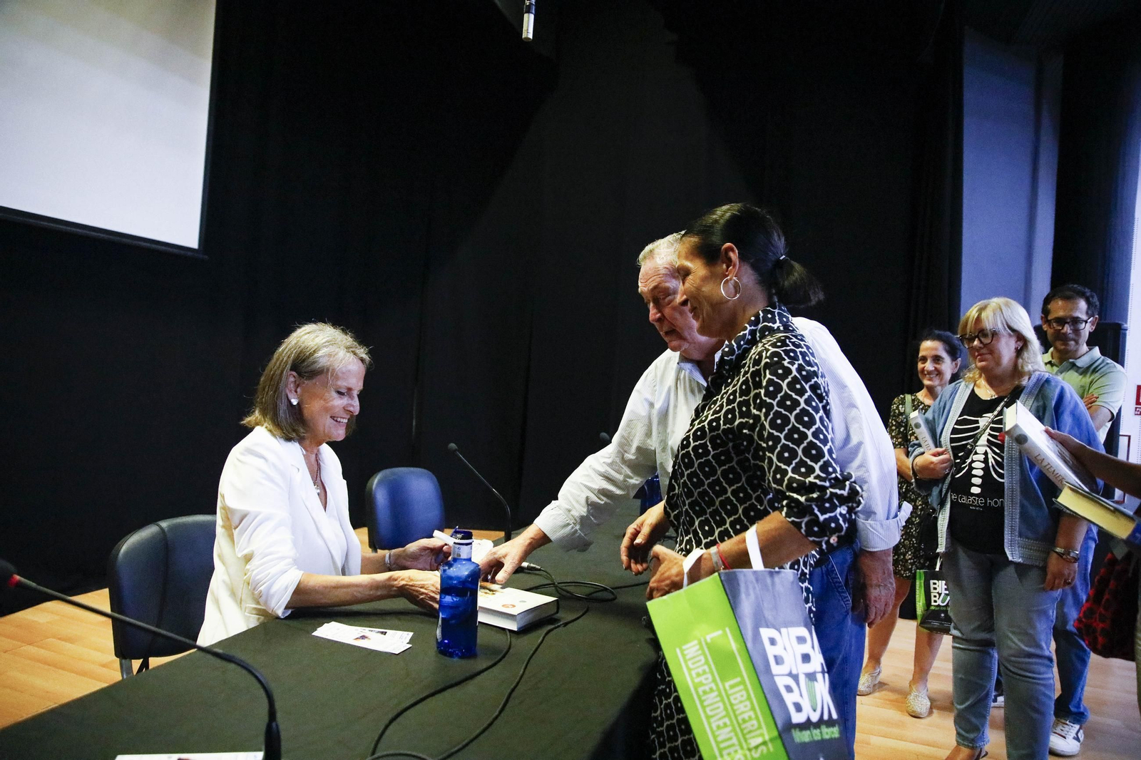 Las imágenes del diario de los libros con Isabel San Sebastián