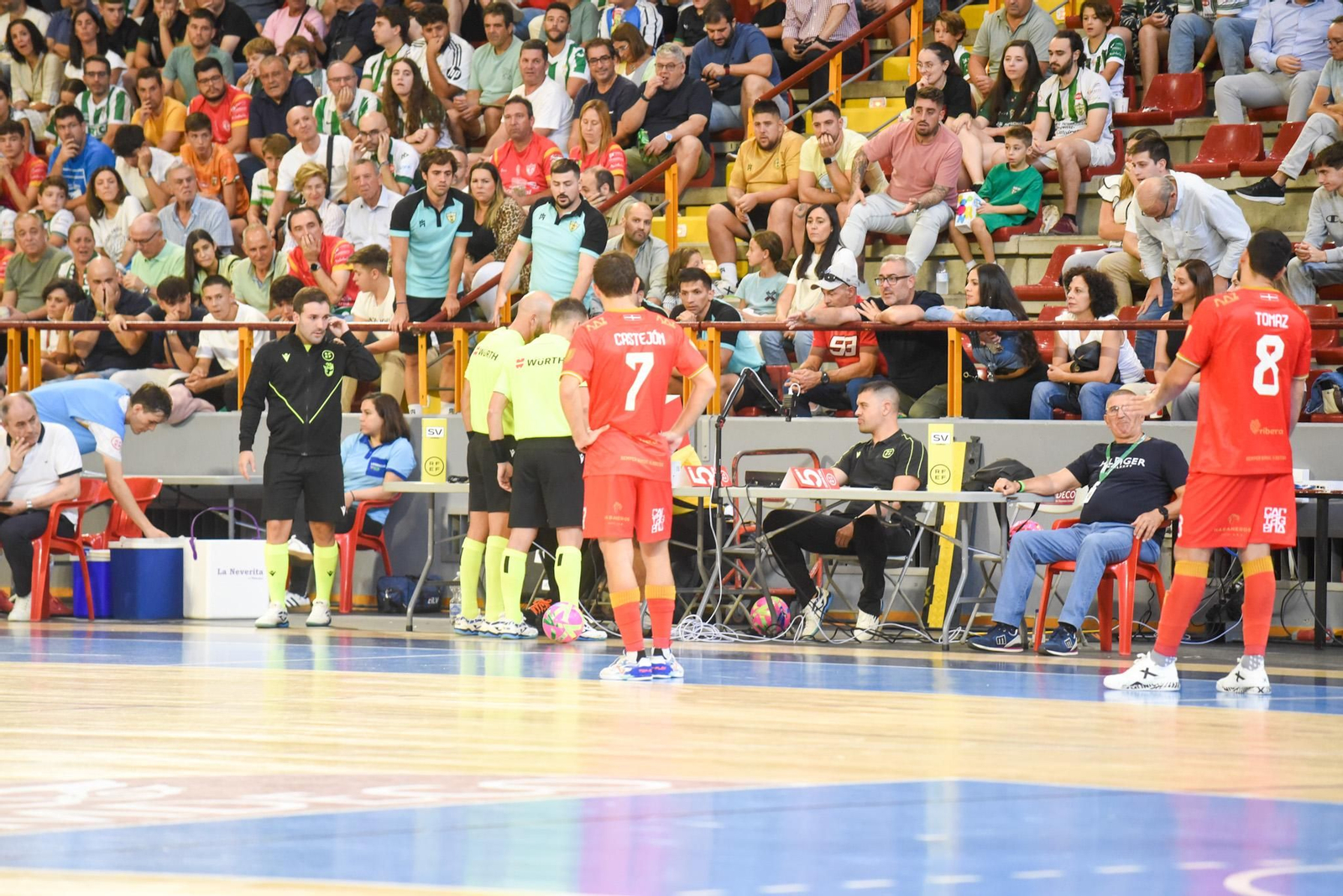 Las mejores fotos del ambiente en Vista Alegre para el Córdoba Futsal - Jimbee Cartagena