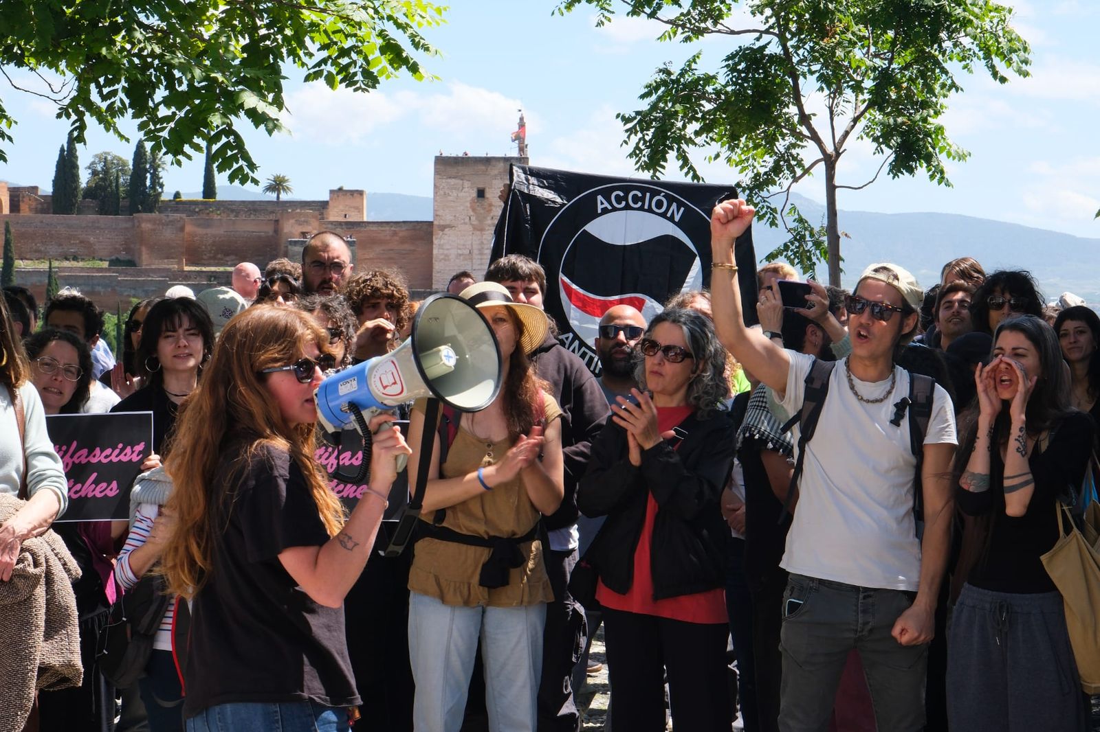 Indignación en Granada: las imágenes de la protesta tras la paliza ...