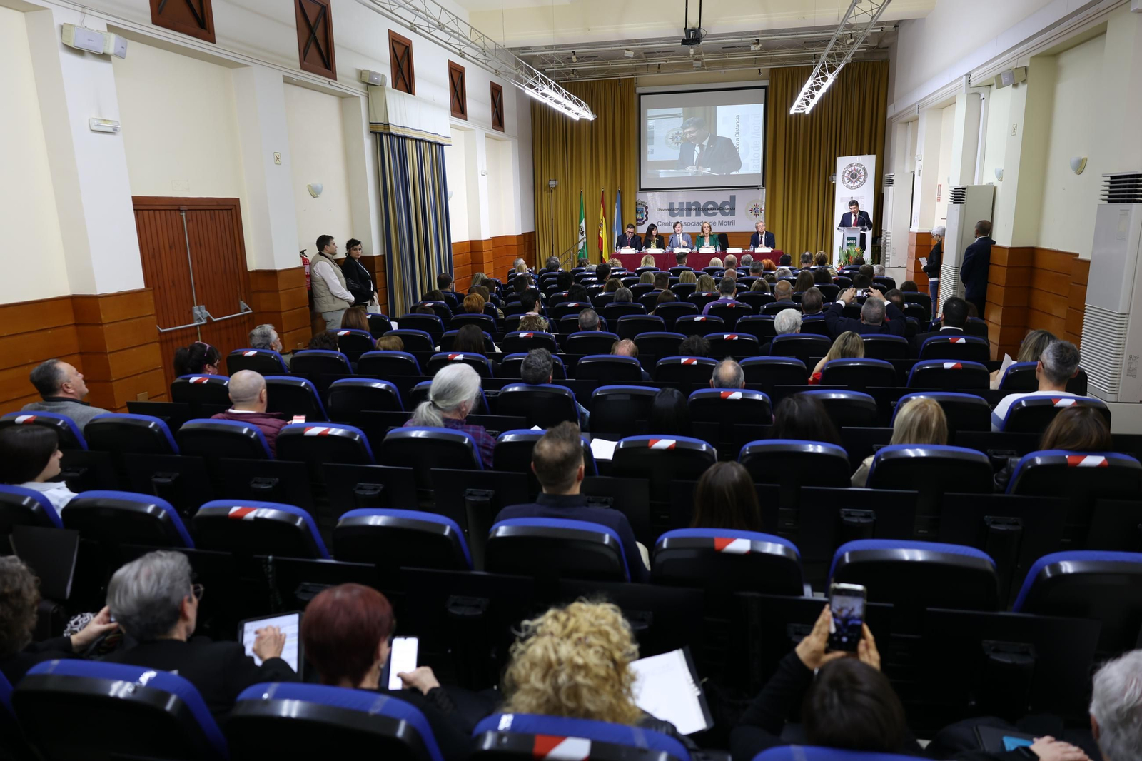 La UNED crea un vínculo entre la formación académica y las necesidades del mercado laboral.