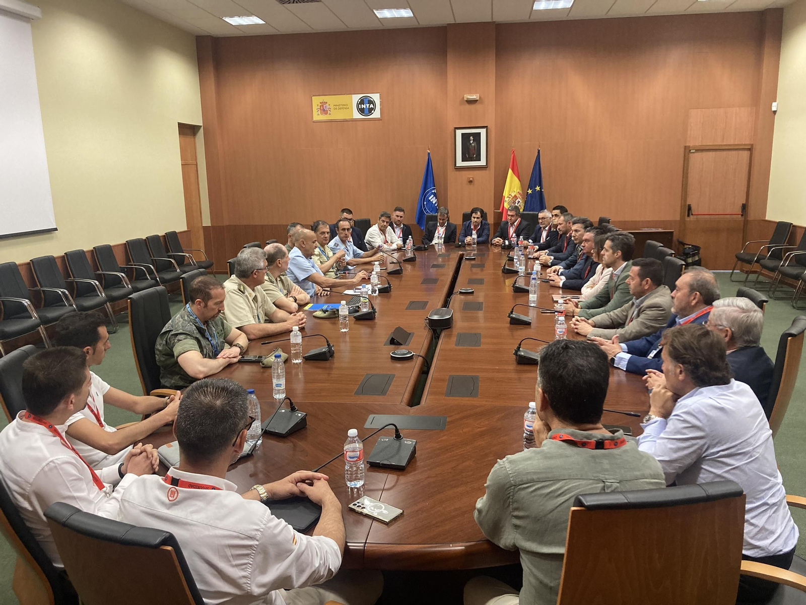 Reunión de empresarios jiennenses con miembros de Inta.