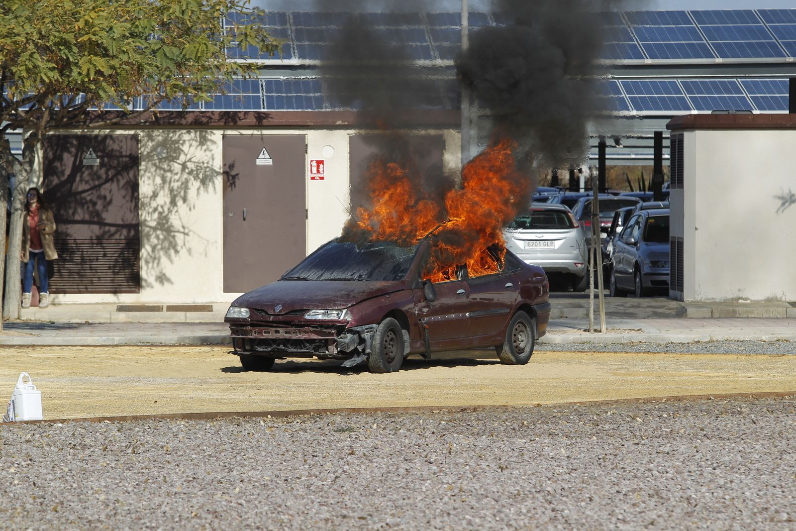 Las imágenes del simulacro de accidente con víctimas en la UAL
