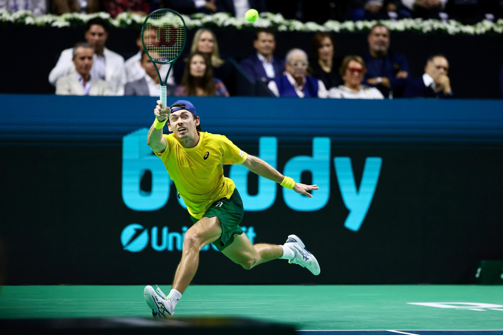 Jannik Sinner lleva a Italia a la final de la Copa Davis tras ganar a De Miñaur