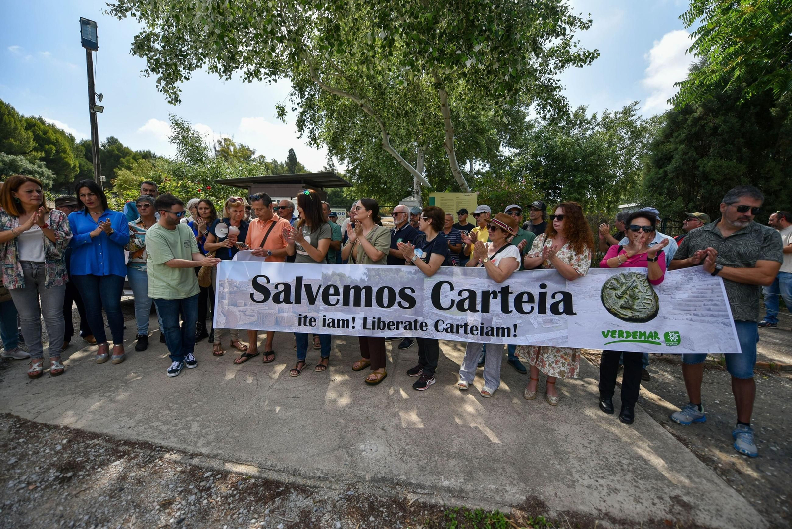 Una concentración de los ecologistas en Carteia, en 2023.