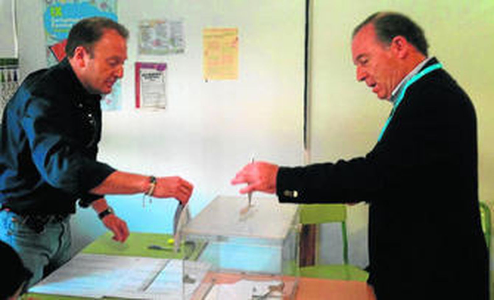 Francisc o Delgado Bonilla, en el momento de la votación.