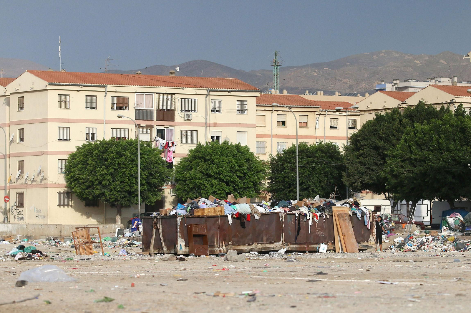 Las imágenes de la basura producida por el mercadillo de El Puche
