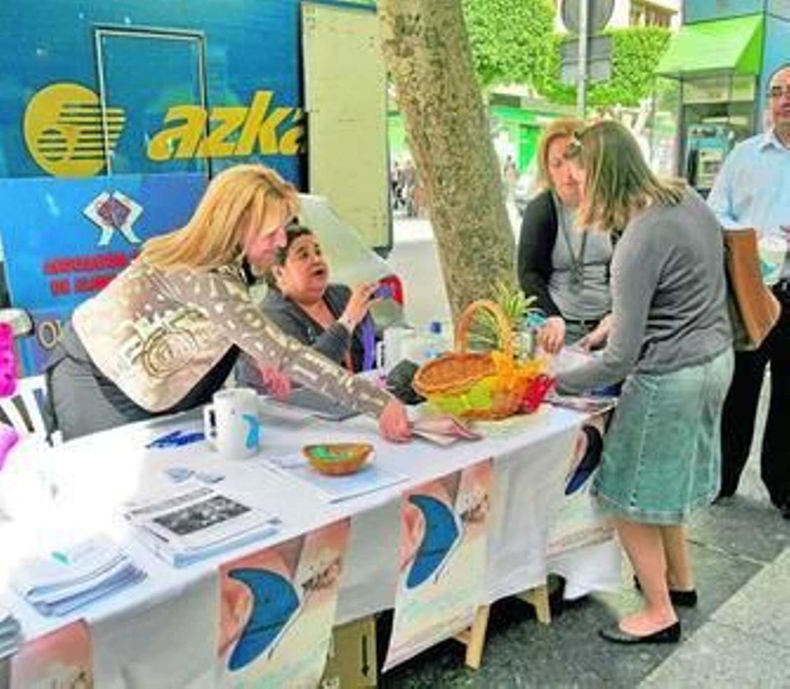 Participantes de una asociación durante la celebración del Día Mundial del Lupus.