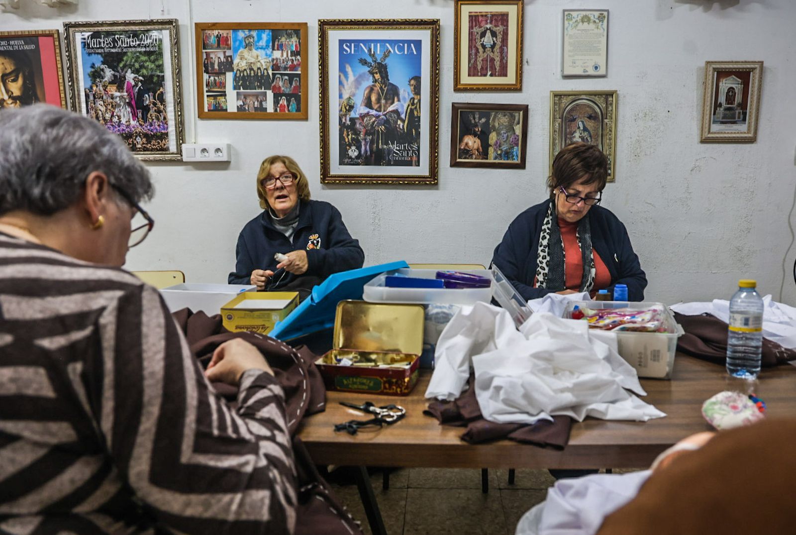 Fotografías del alma del taller de costura de la Sentencia