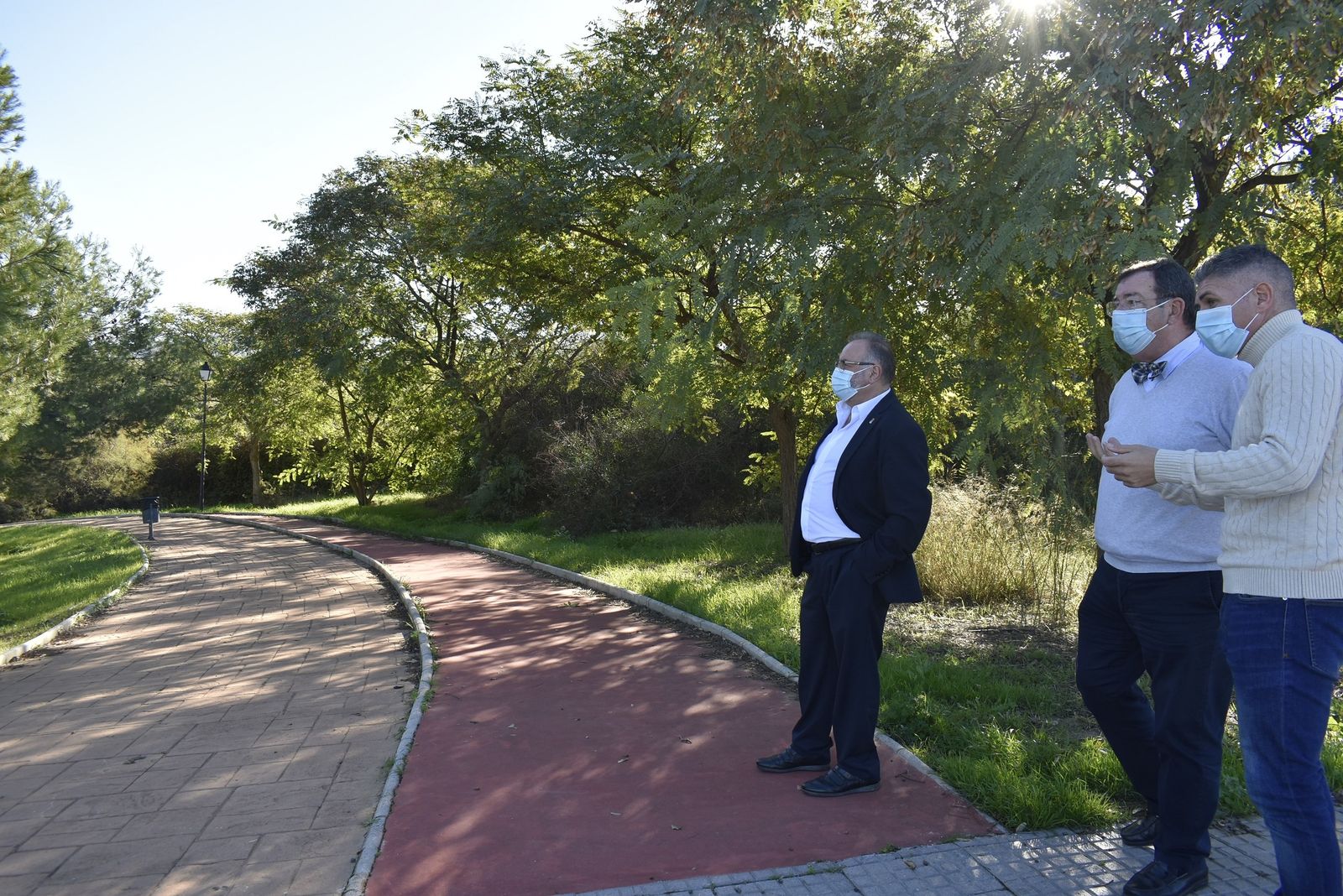 Visita de Joaquín Villanova a la urbanización Peralta.