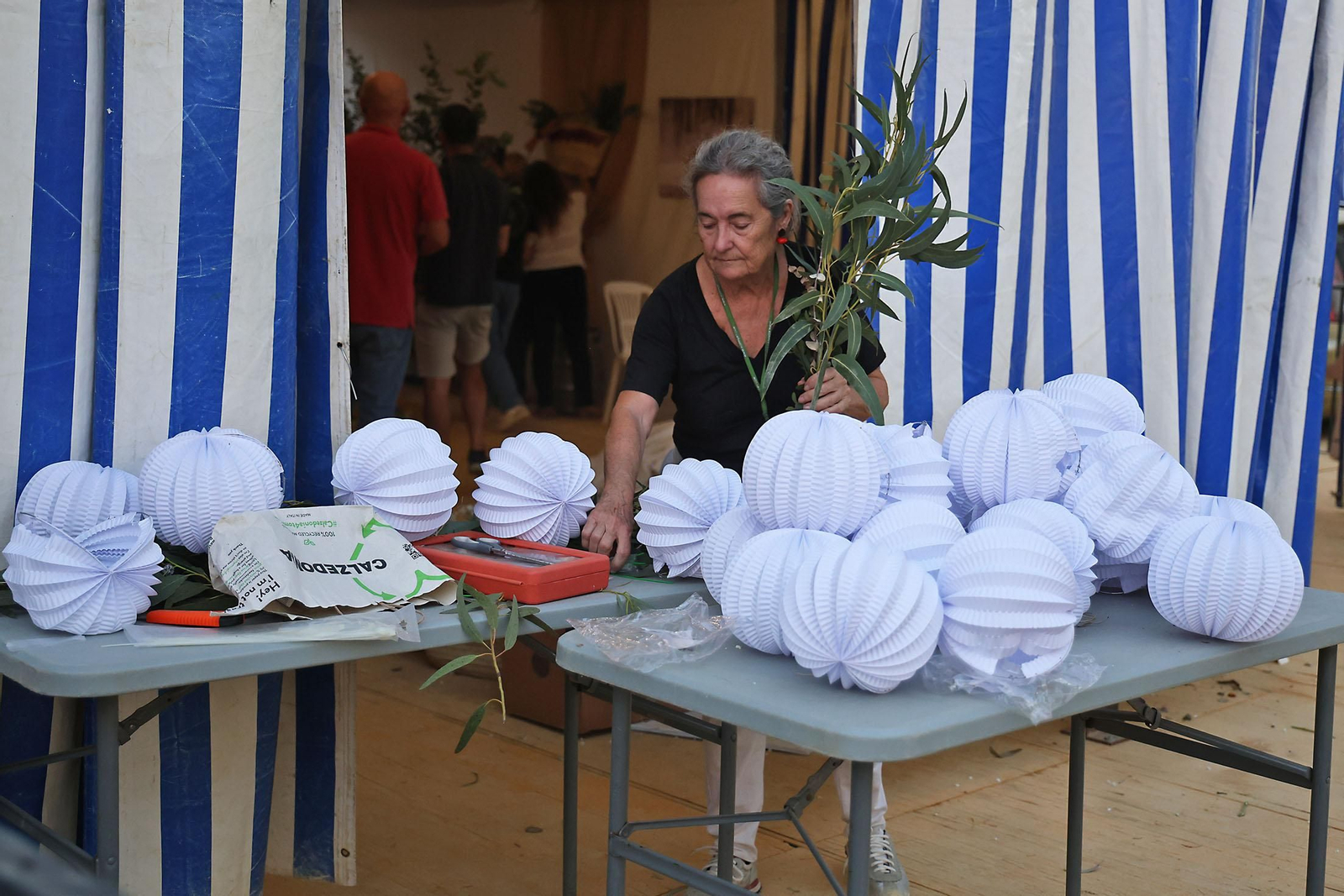 Imágenes de los últimos preparativos de la Feria de otoño y del caballo 2025