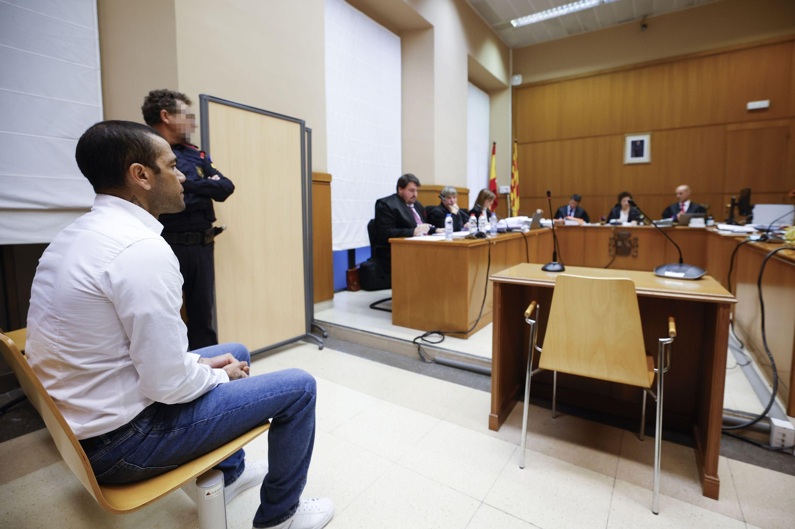 Las fotos de Dani Alves en el juicio por presunta violación