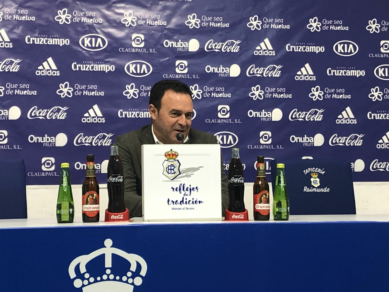 Salmerón, durante su comparecencia en la sala de prensa del Nuevo Colombino.