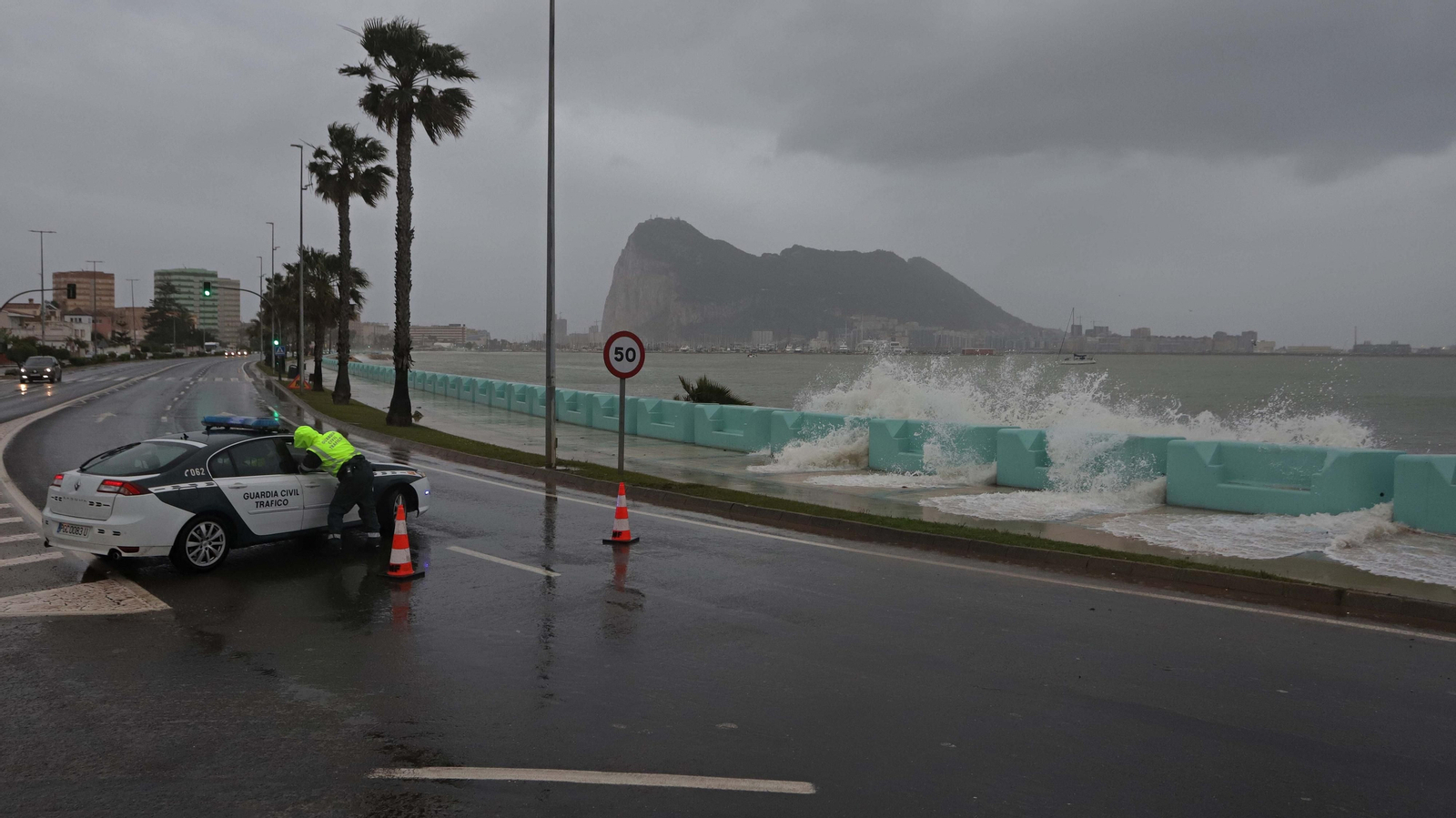 Fotos de los destrozos del temporal de levante en La Línea