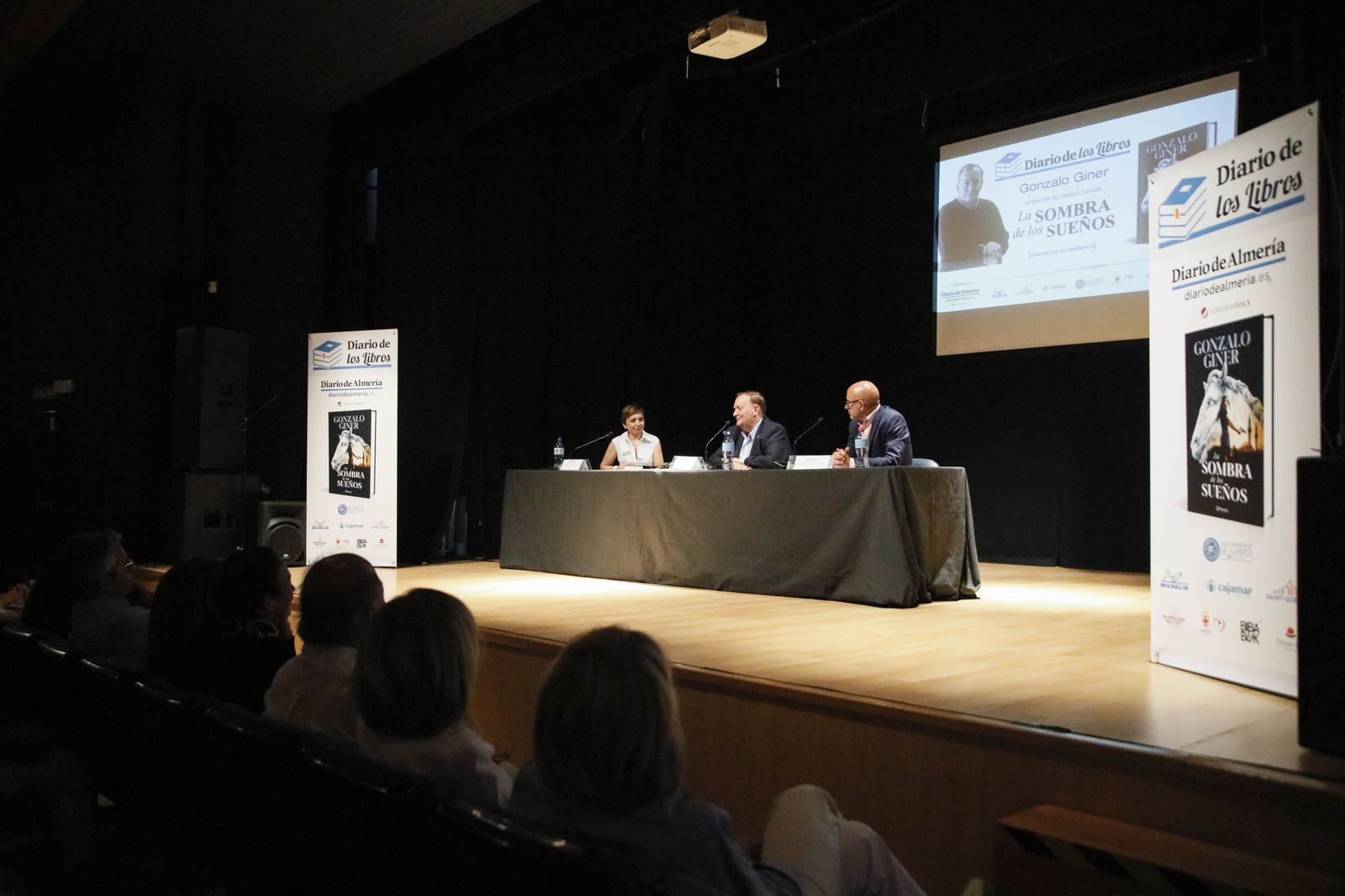 Imágenes del libro "La sombra de los sueños" de Gonzalo Giner