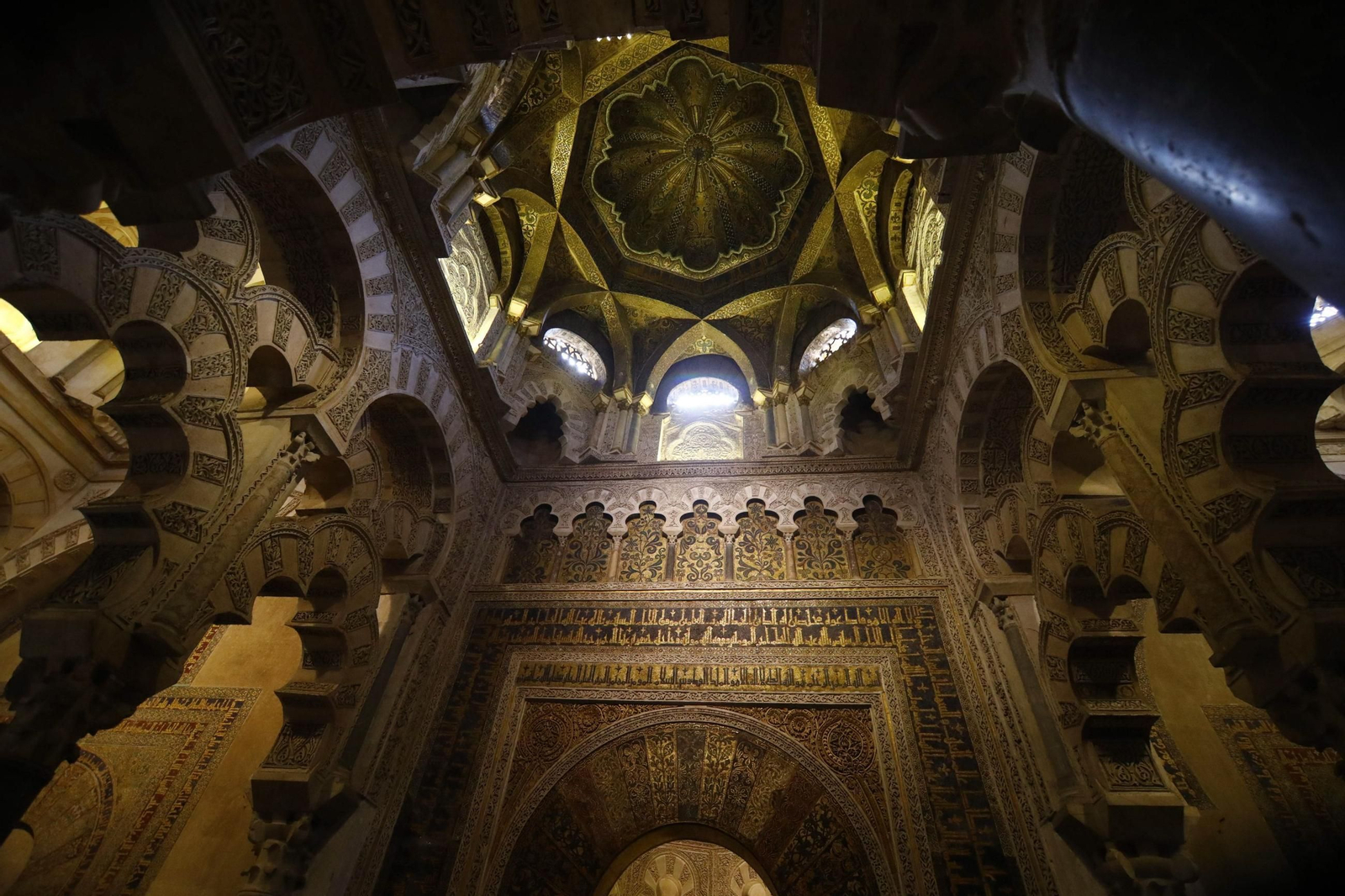 Interior de las cúpulas de la macsura de la Mezquita-Catedral.