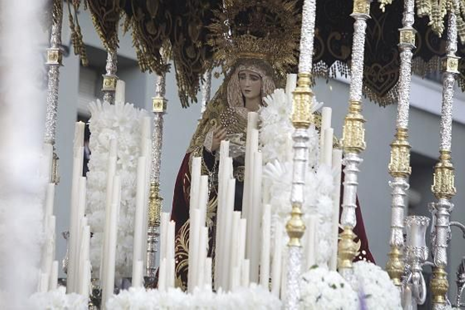 El barrio de La Merced vive su tarde grande con la salida de la Sentencia

Foto: Jesus Marin