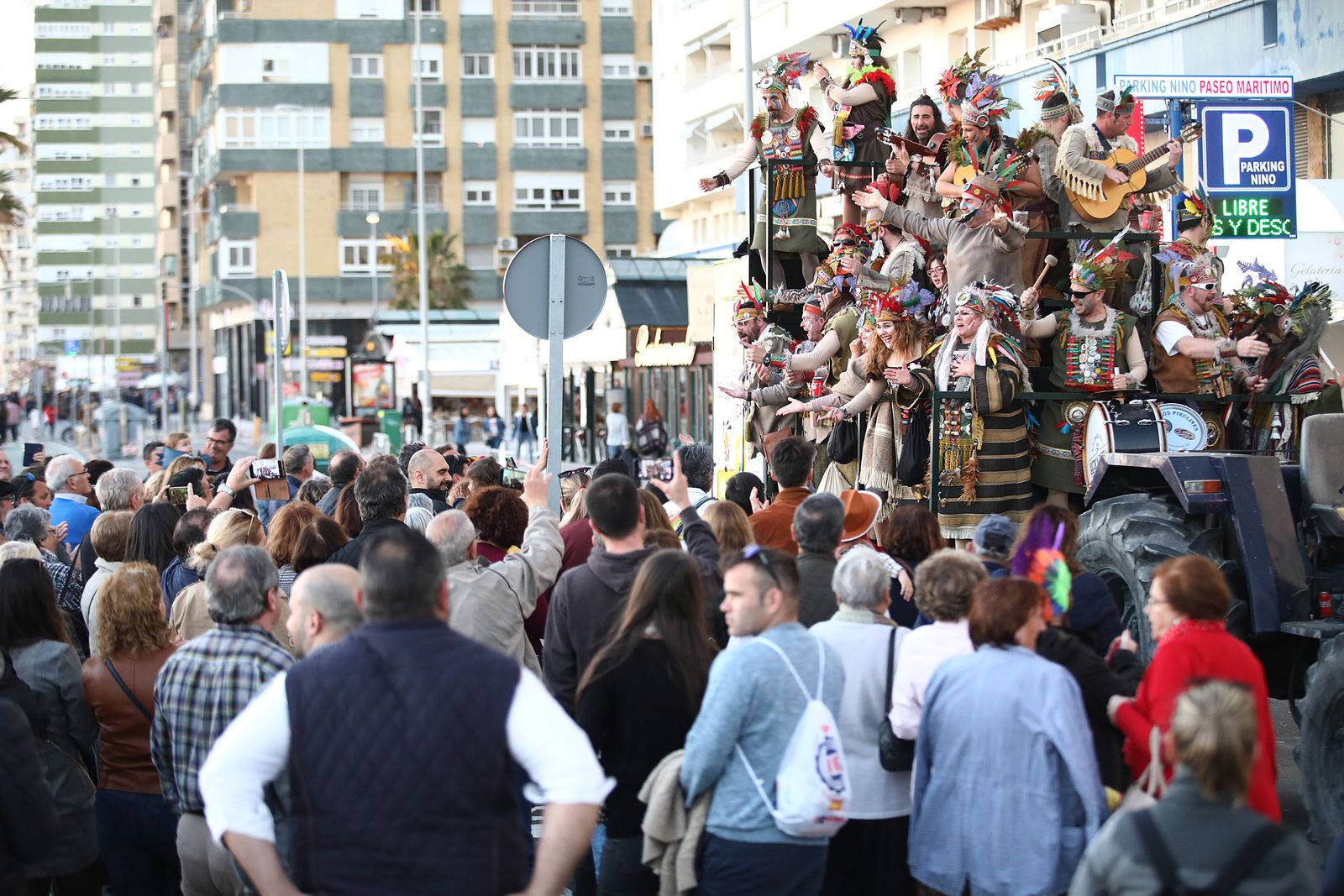 Las imágenes del carrusel de coros en el paseo marítimo