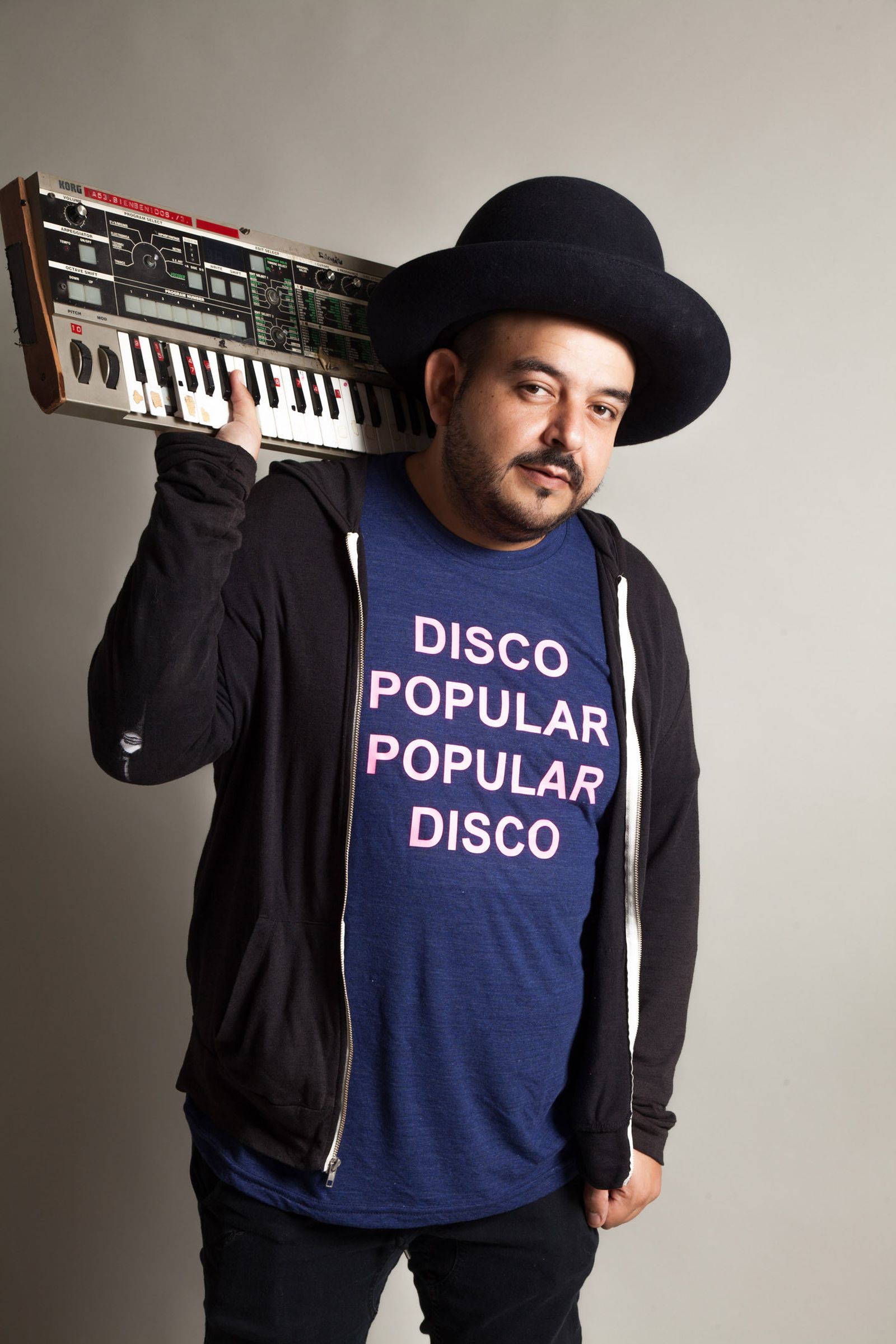 Camilo Lara, en una imagen promocional de Instituto Mexicano del Sonido.