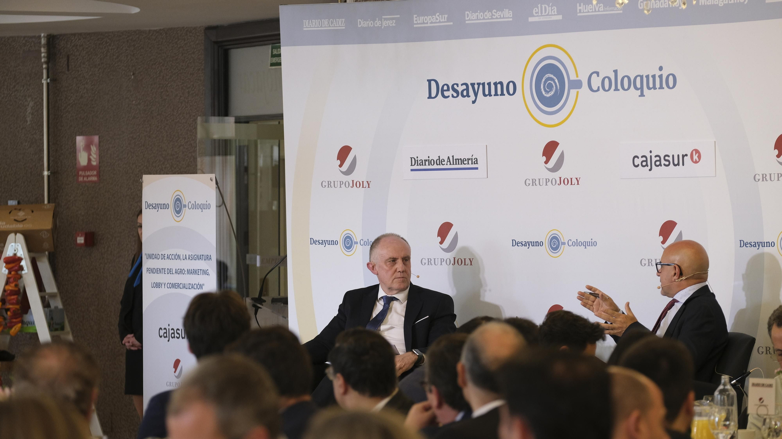 Desayuno coloquio de Grupo Joly y Cajasur, con la participación del ponente Enrique de los Ríos