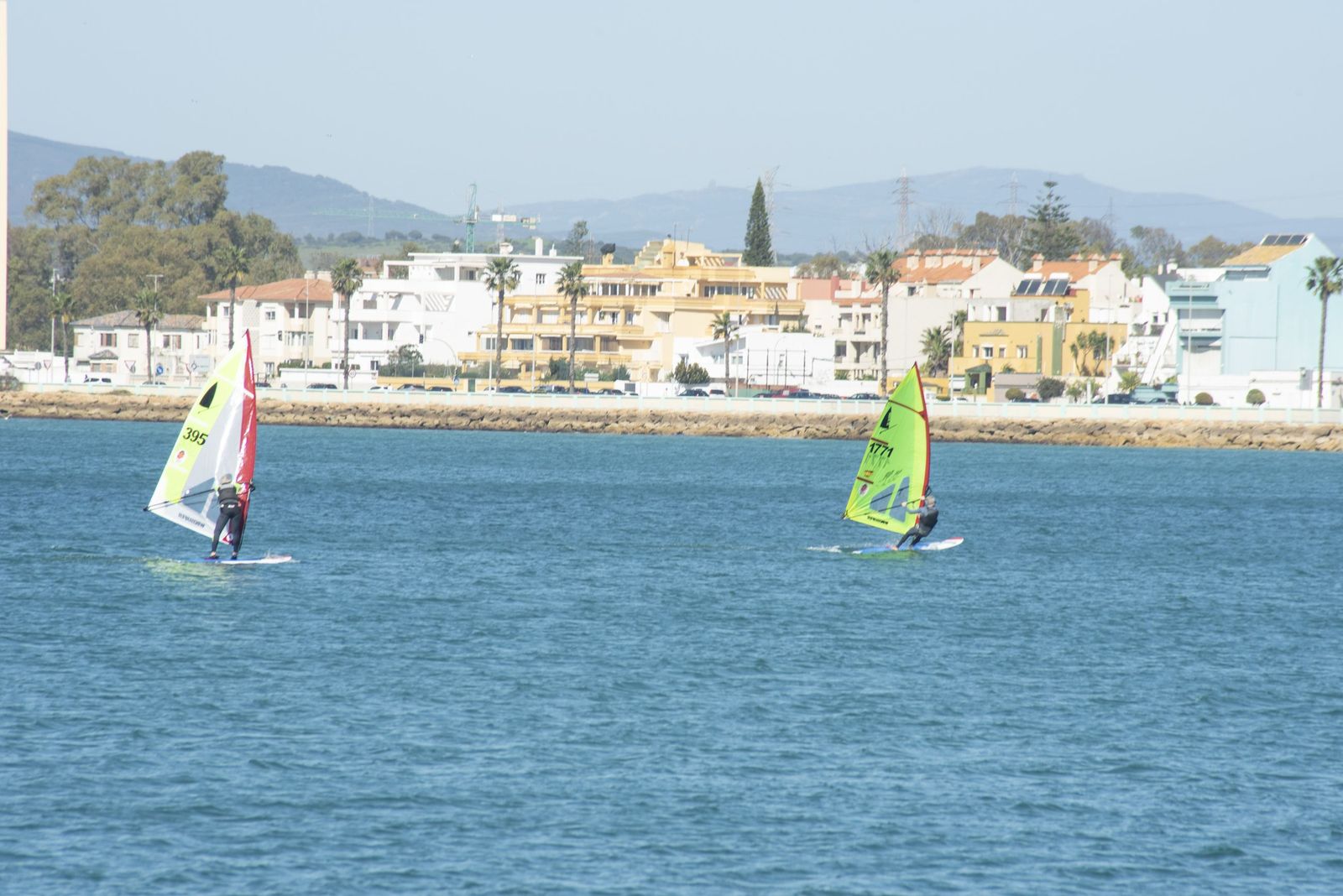 Las fotos de la primera jornada opa de Andalucía de la clase Windsurfer, en La Línea