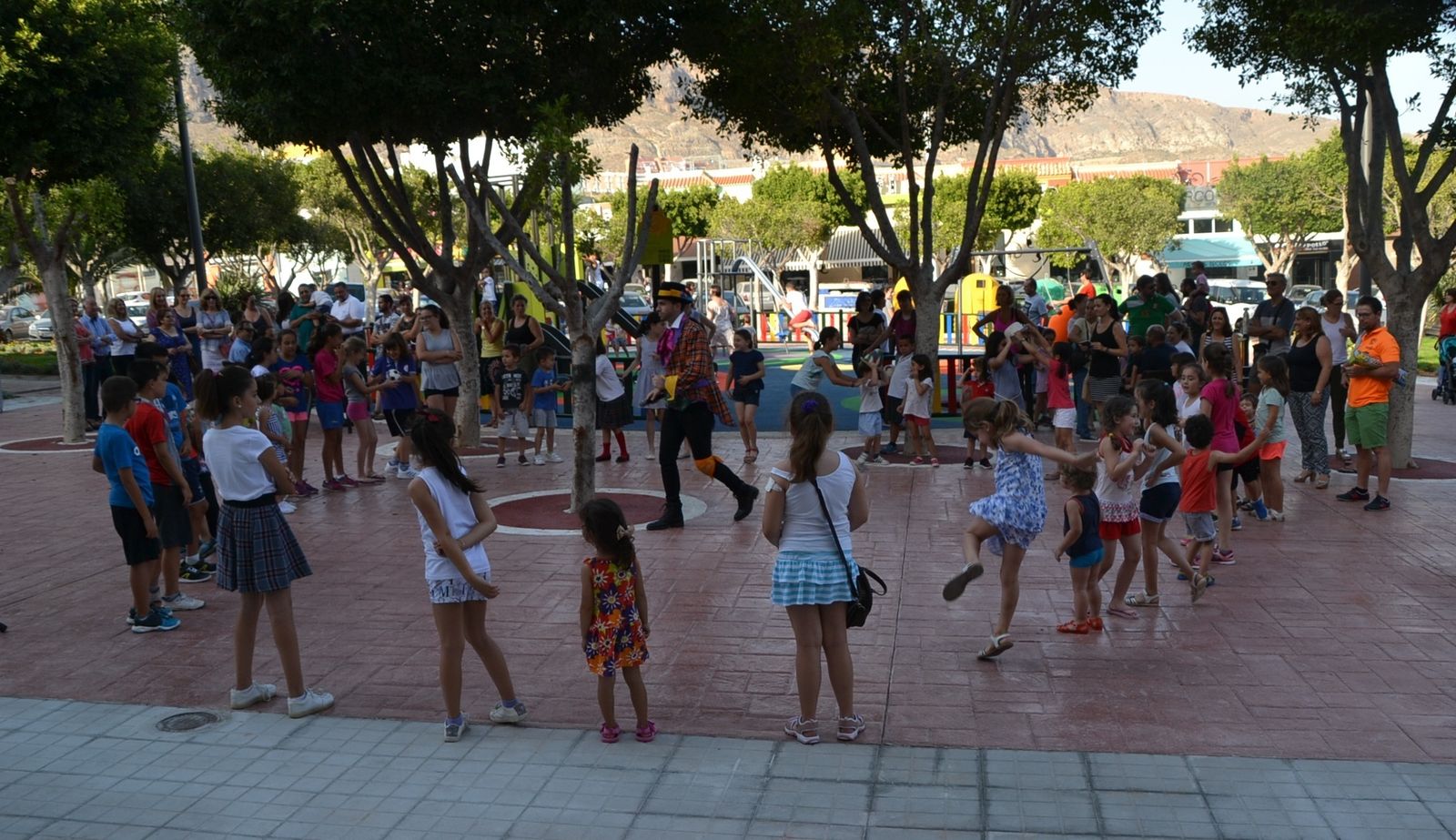 Fueron muchos los menores que decidieron participar de las actividades de inauguración de este espacio de Aguadulce.