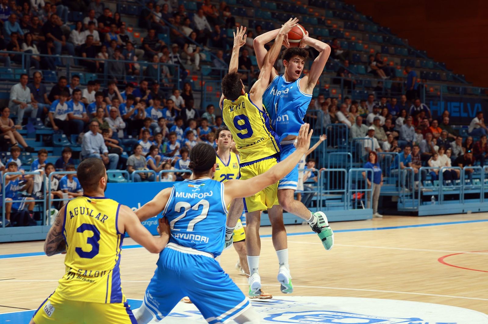 Las mejores imágenes del Ciudad de Huelva-CB Salou