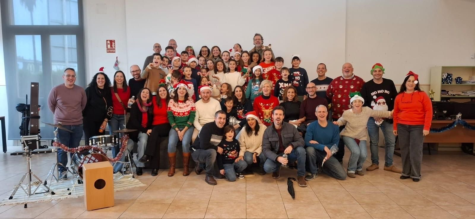 El grupo del Parque Atocha, en su concierto de Navidad en Upace.