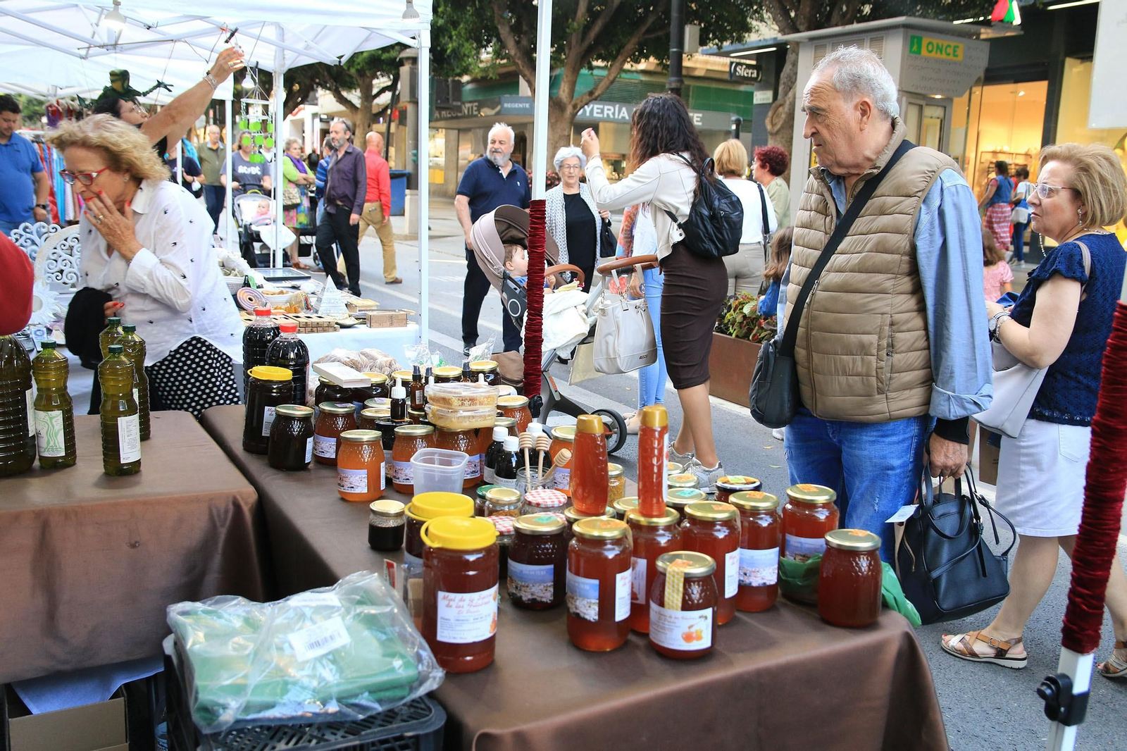 Imágenes de la Noche en Blanco, en Almería