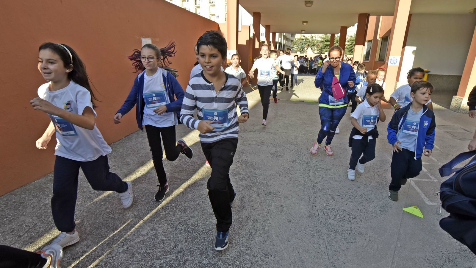 V carrera la vuelta al cole contra la leucemia infantil en fotos