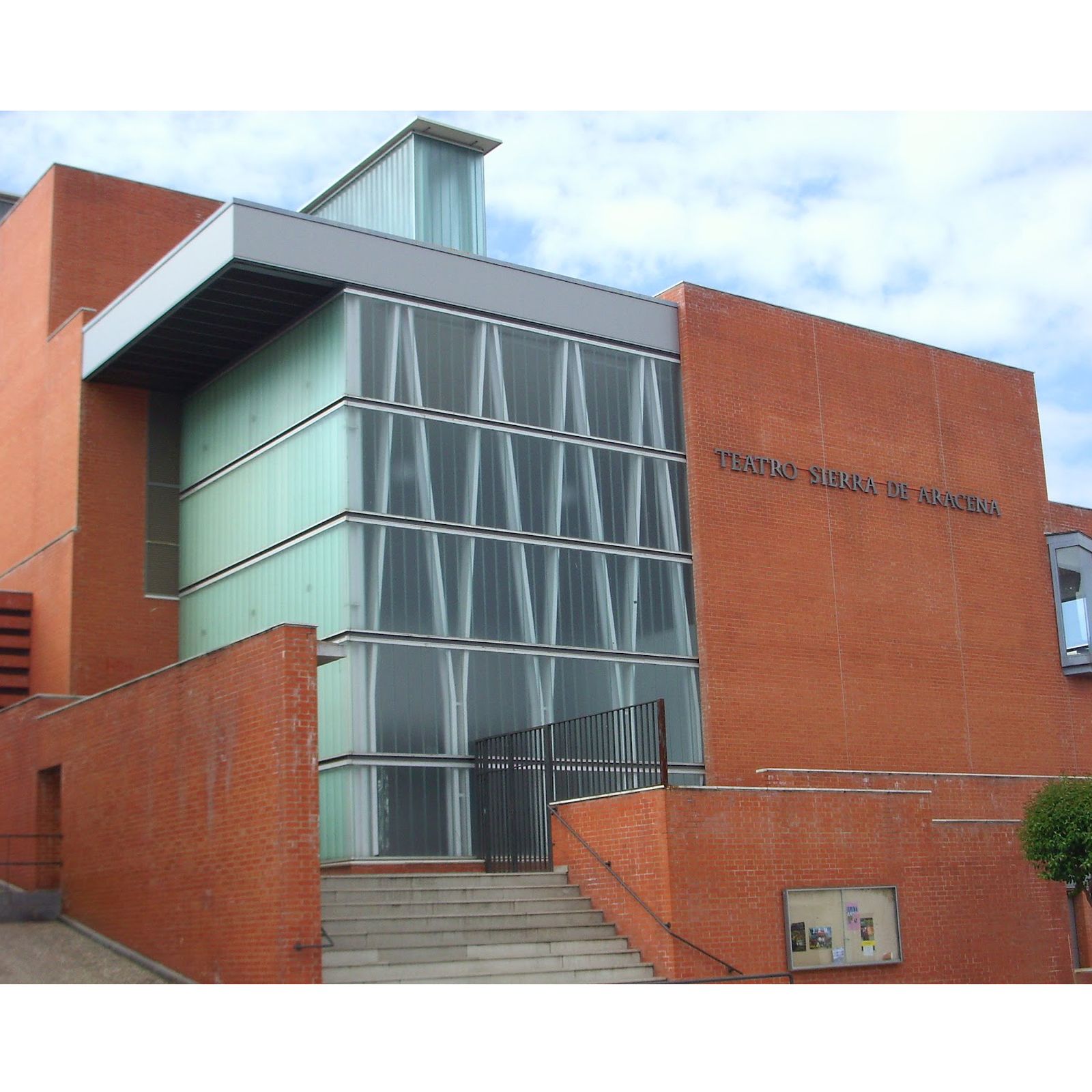 Teatro Sierra de Aracena en la localidad serrana.
