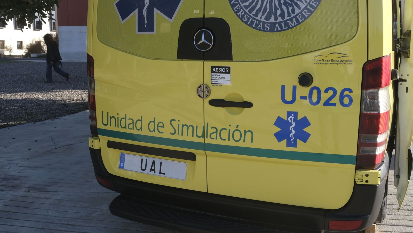 La Facultad de Ciencias de la Salud de la UAL suma a sus instalaciones una ambulancia didáctica