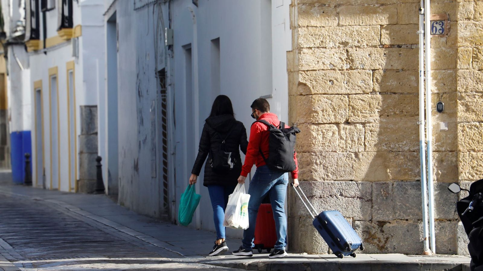 Dos turistas en Córdoba.