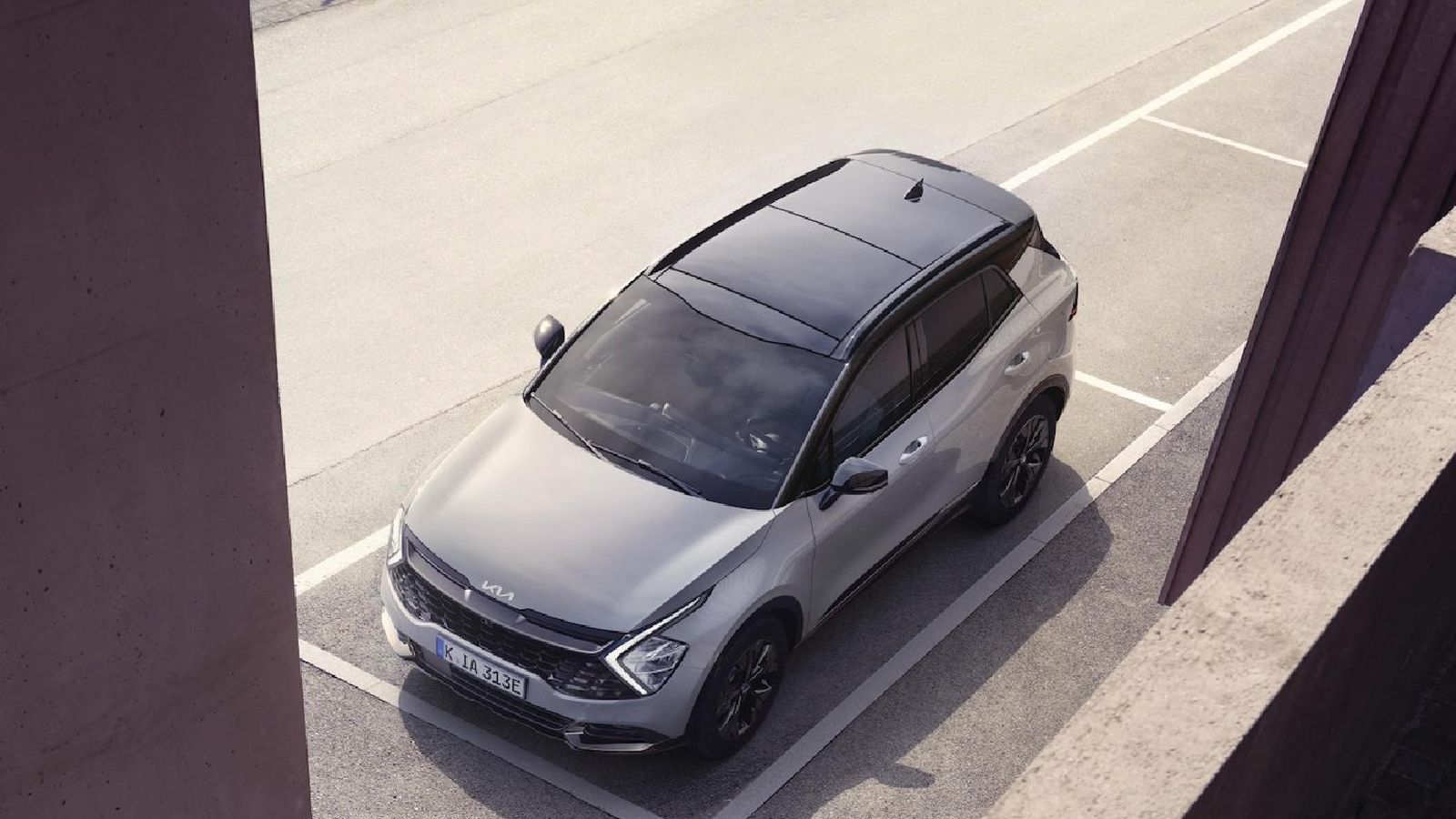 Con cualquiera de los cuatro colores que se elijan para la carrocería, el techo es negro.