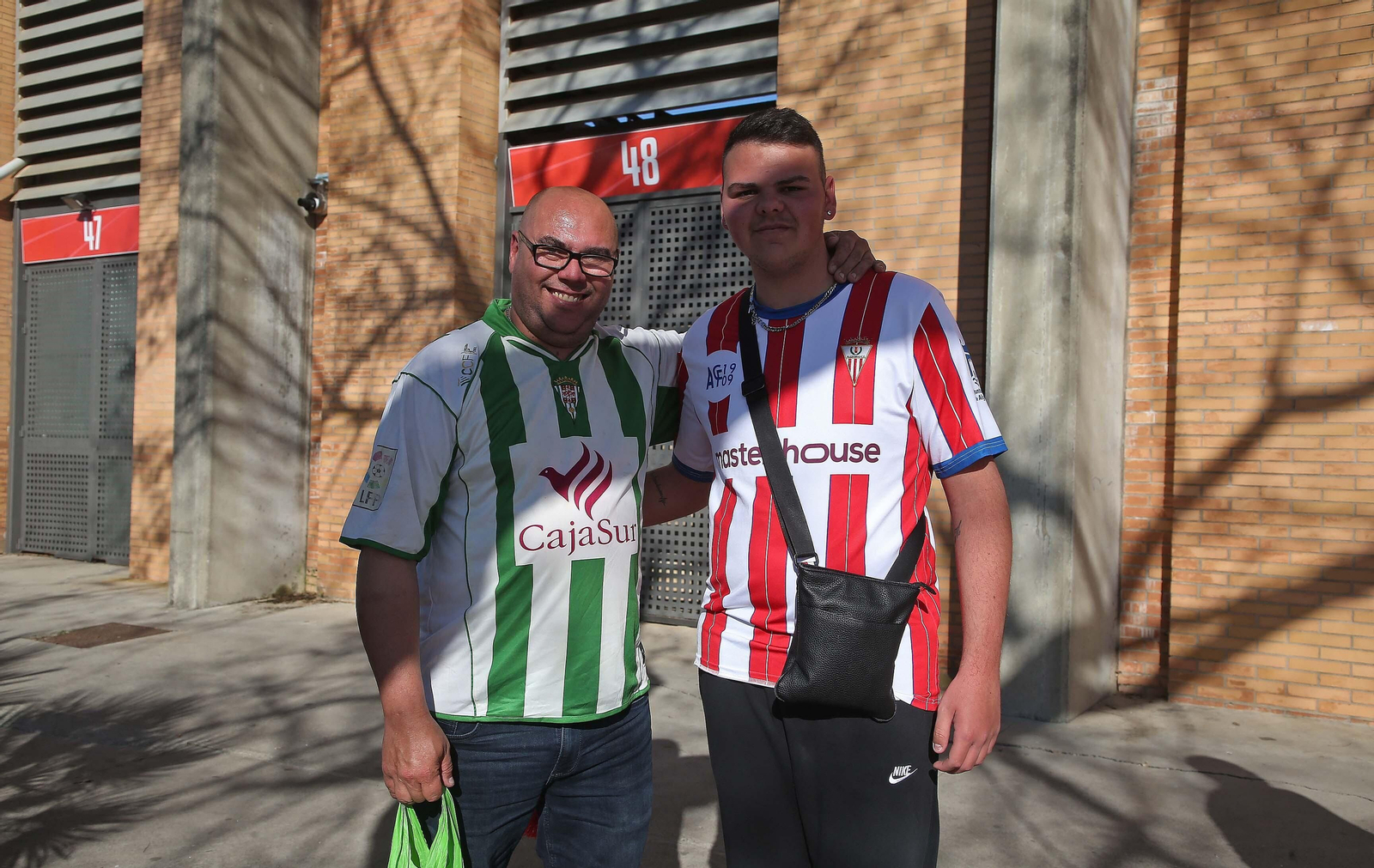 Fotos de la afición durante el Algeciras - Córdoba en el Nuevo Mirador