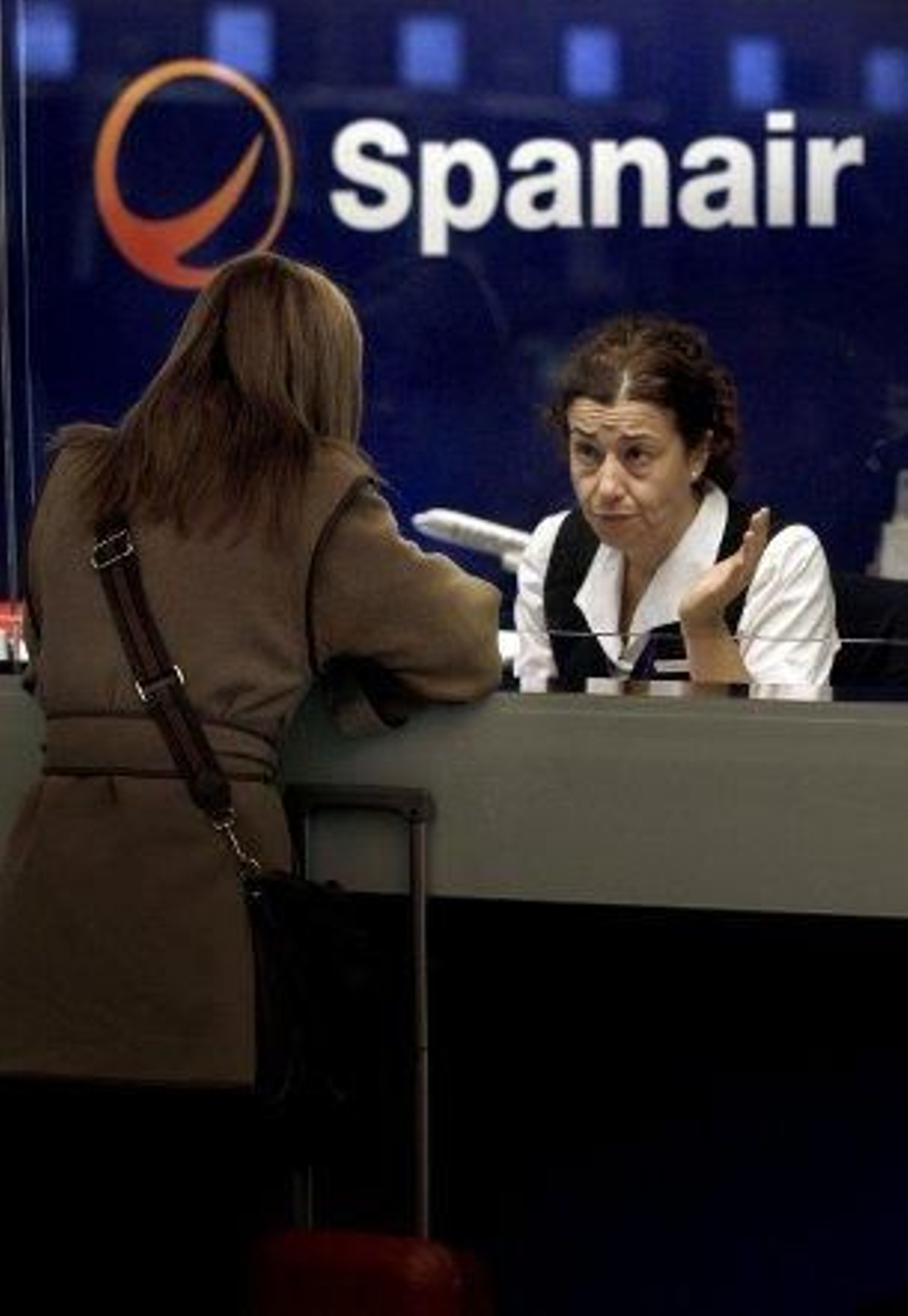 Spanair ingresa 1.000 euros a cada trabajador para cubrir parte de la última nómina