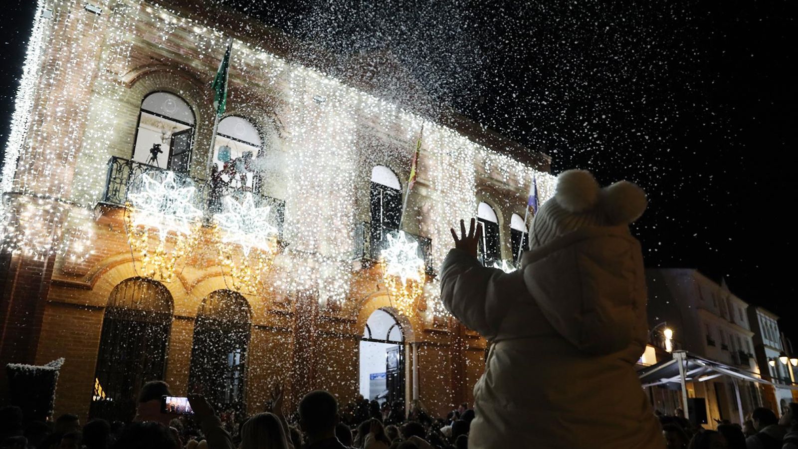 Nevada en San Juan del Puerto para dar la bienvenida a las fietas navideñas.