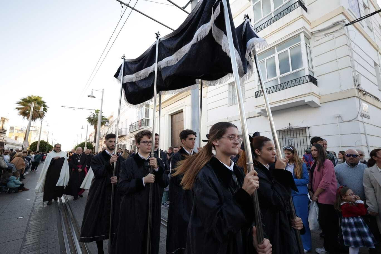 Las imágenes de la procesión del Santo Entierro de la Semana Santa de San Fernando 2023