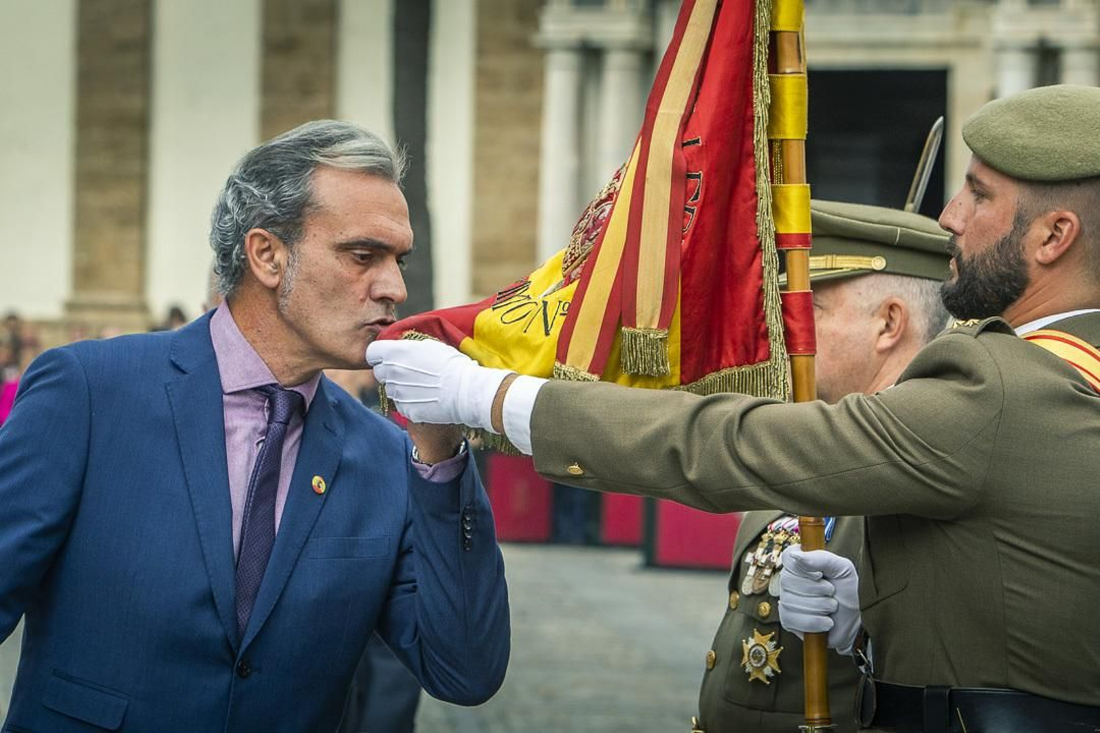 150 años de la llegada a Cádiz del Regimiento de Artillería. Jura de Bandera civil.