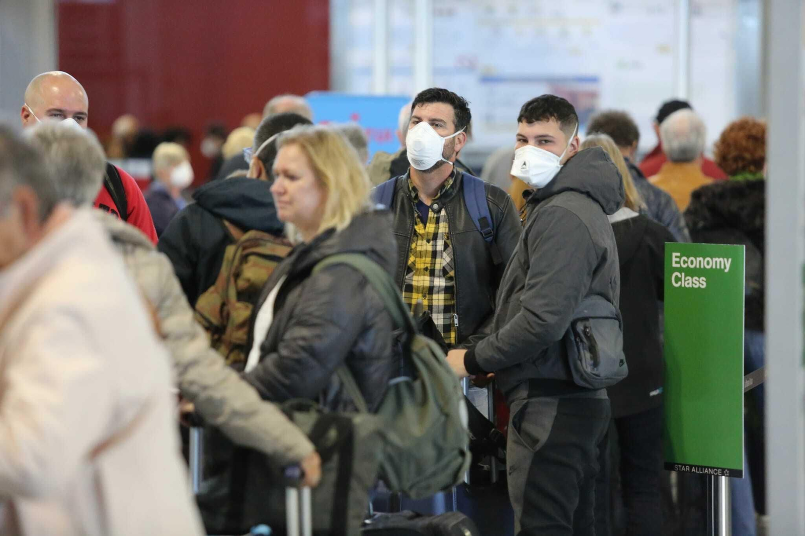 Fotos del 'overbooking' registrado en el aeropuerto de Málaga