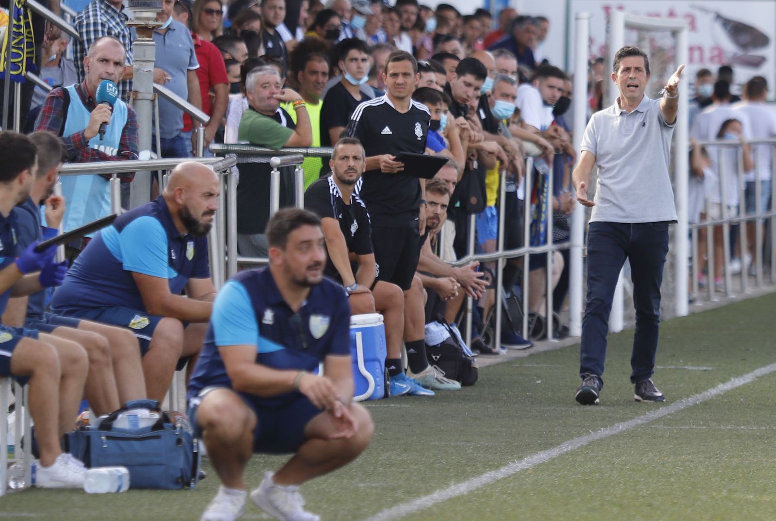 Imágenes del encuentro entre el Conil y el Recreativo de Huelva