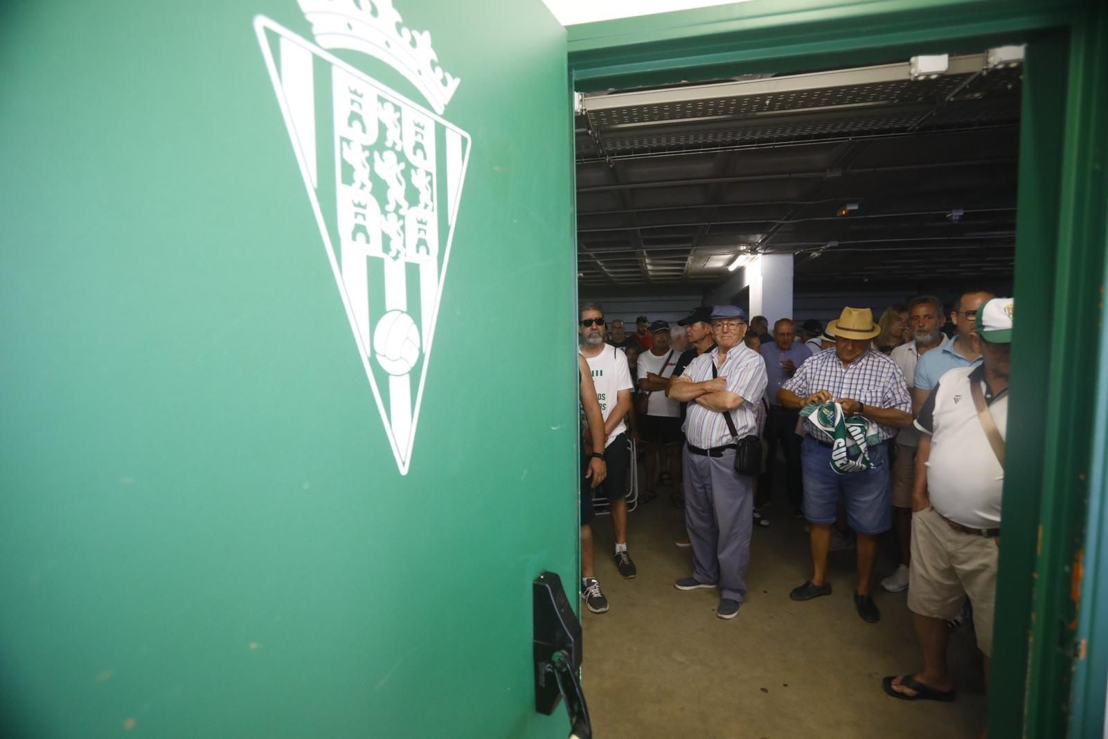 La gran expectación en el inicio de la campaña de abonos del Córdoba CF, en imágenes