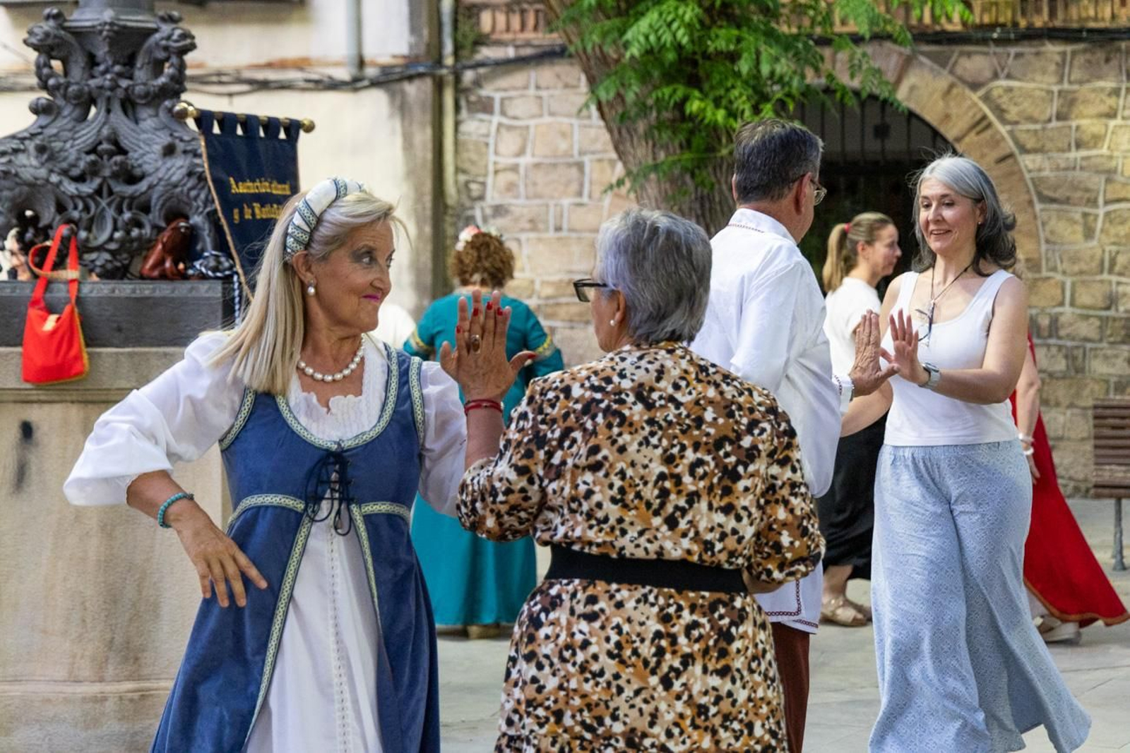 Exhibición de Bailes Medievales y Pasacalles del Lagarto de la Magdalena