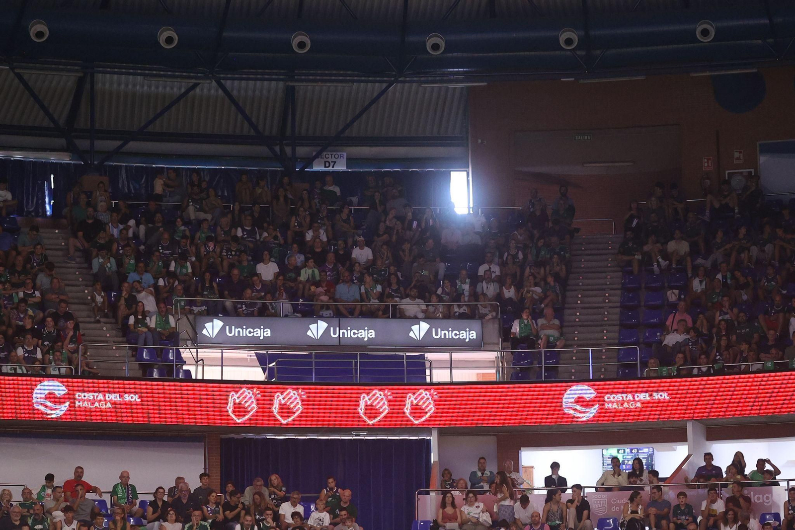 Búscate en el Carpena durante el Unicaja - Bilbao Basket