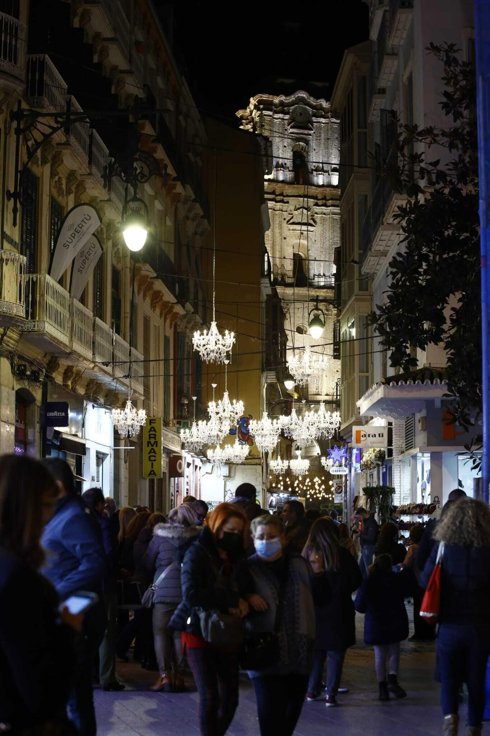 Lámparas en la calle San Juan, en la Navidad de 2021. Lámparas en la calle San Juan, en la Navidad de 2021.