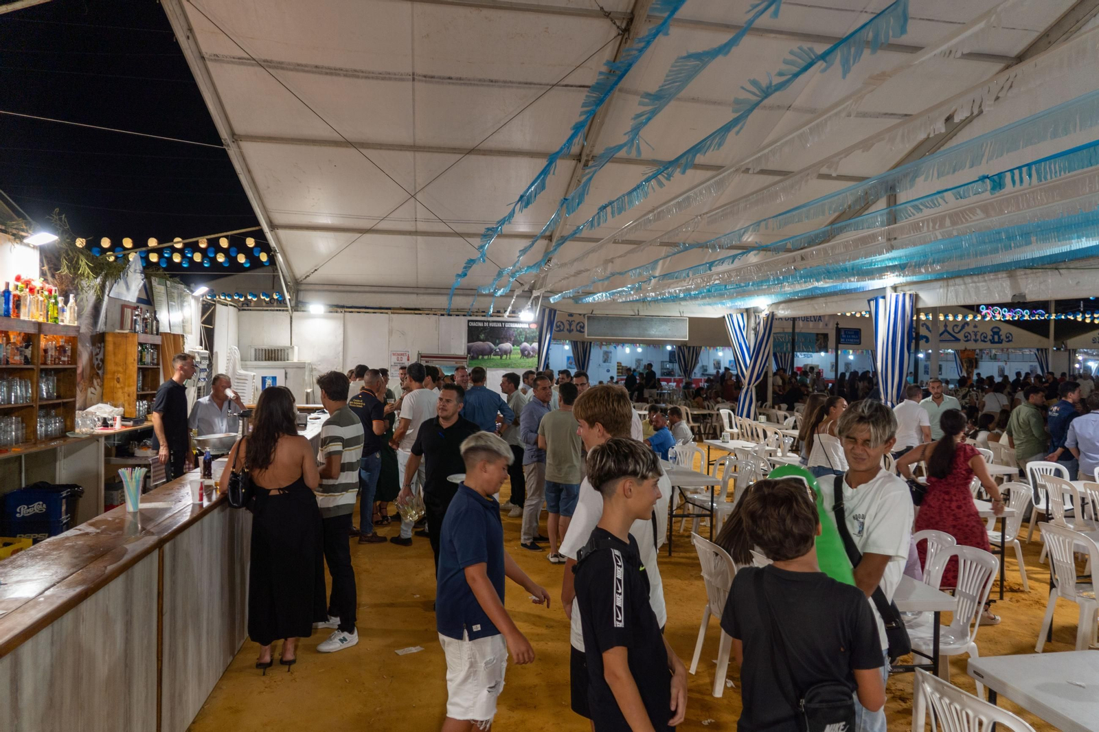 Colombinas 2025: Imágenes del ambiente el primer día de las Fiestas Colombinas