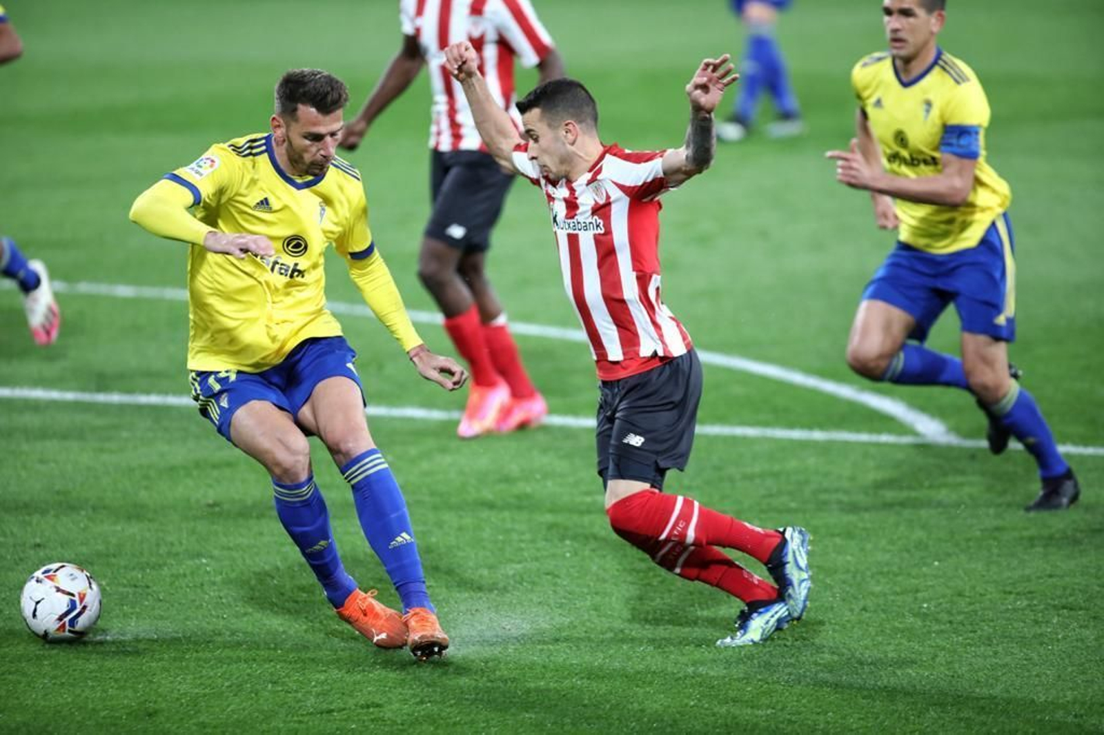 Alcalá no puede frenar a Berenguer.