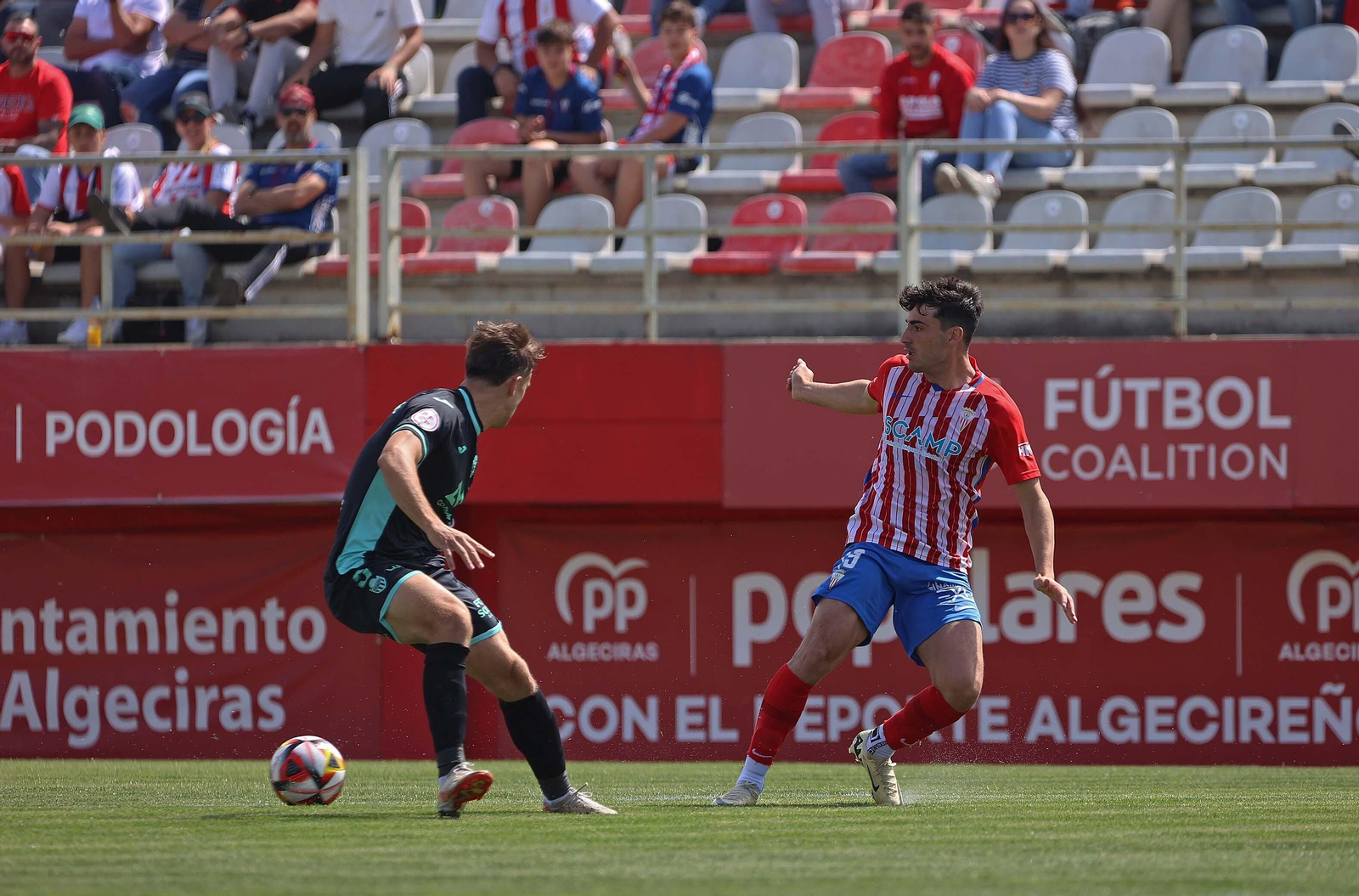 Las  mejores fotos del Algeciras - Atlético Baleares de Primera RFEF